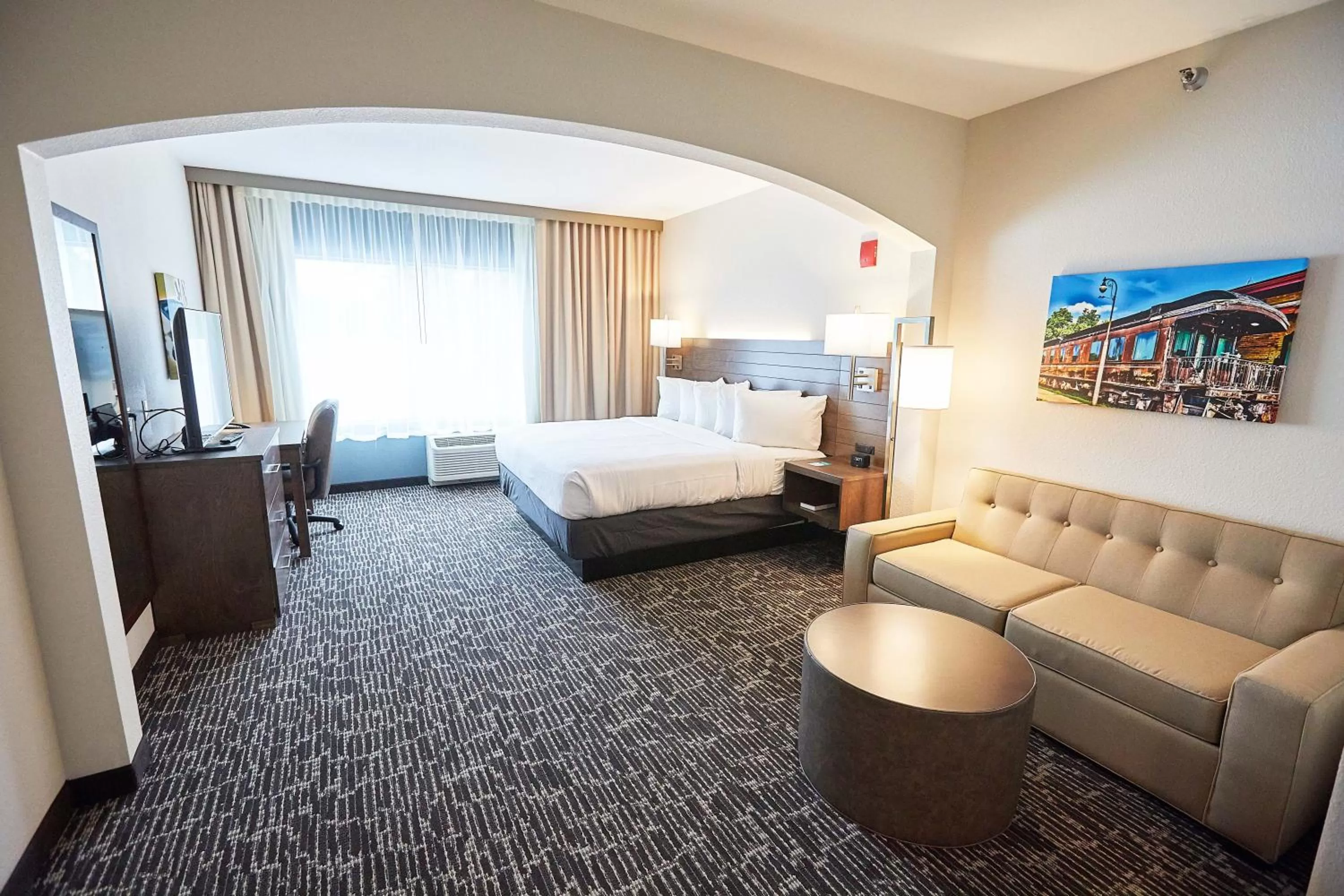 King Studio with Sofa Bed in Gundersen Hotel & Suites