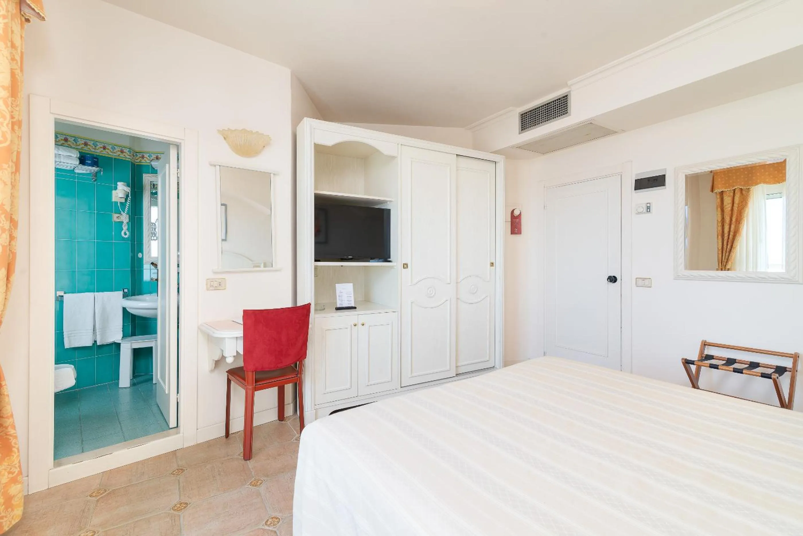 Superior Double or Twin Room in Universal Hotel