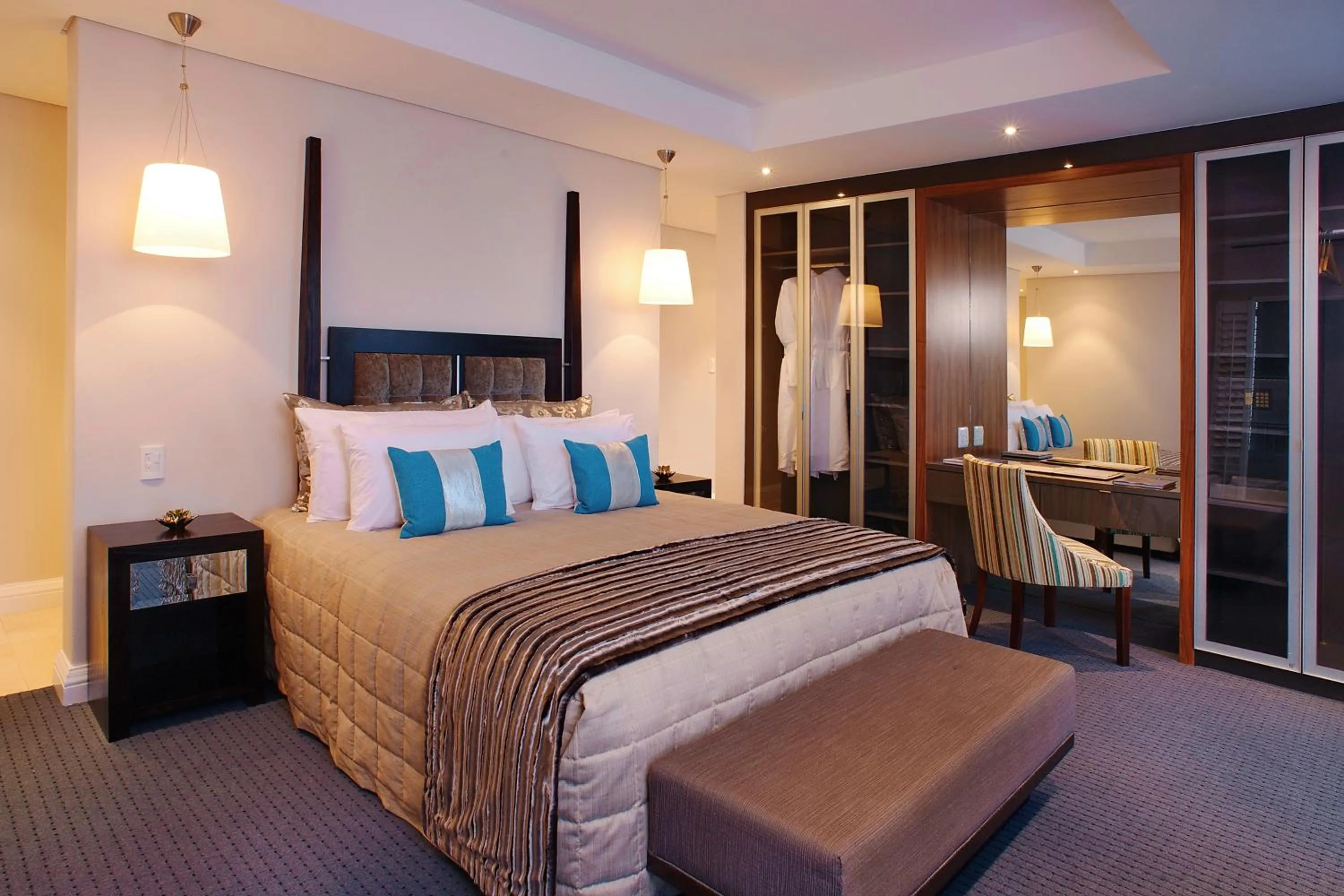 Presidential Suite - single occupancy in Isango Gate