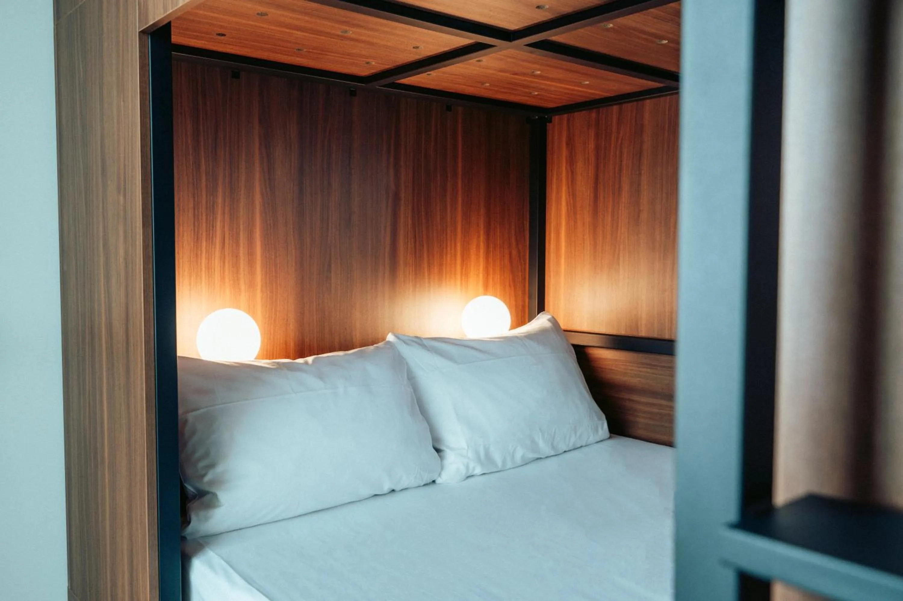 JOST OVERSIZE TWIN - Family Twin Room in JOST Hôtel Bordeaux Centre Gare Saint Jean