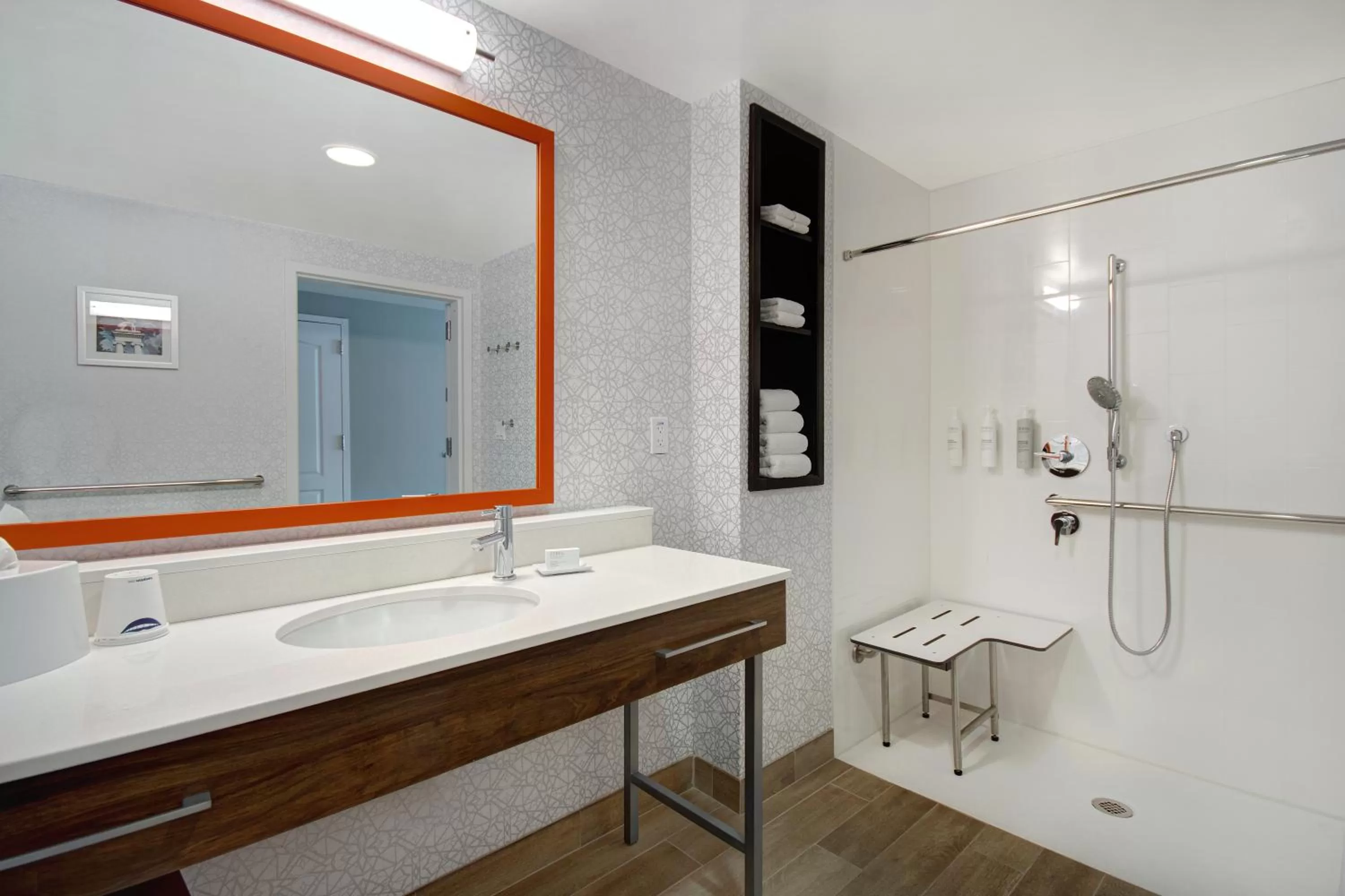 King Room - Hearing Accessible with Roll in Shower in Hampton Inn & Suites Yonkers