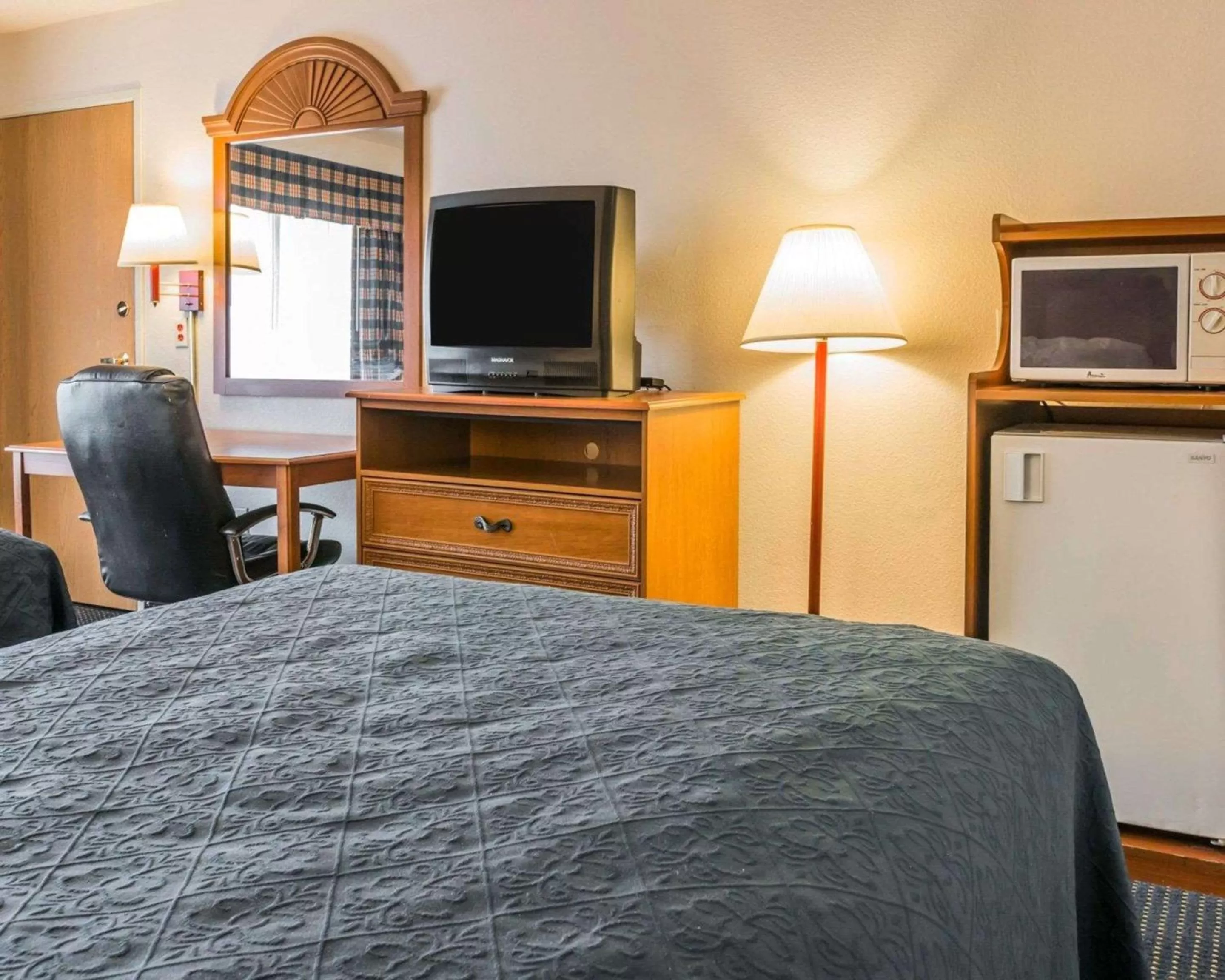 Double Room with Two Double Beds - Non-Smoking in Quality Inn Kalamazoo near Wings Stadium