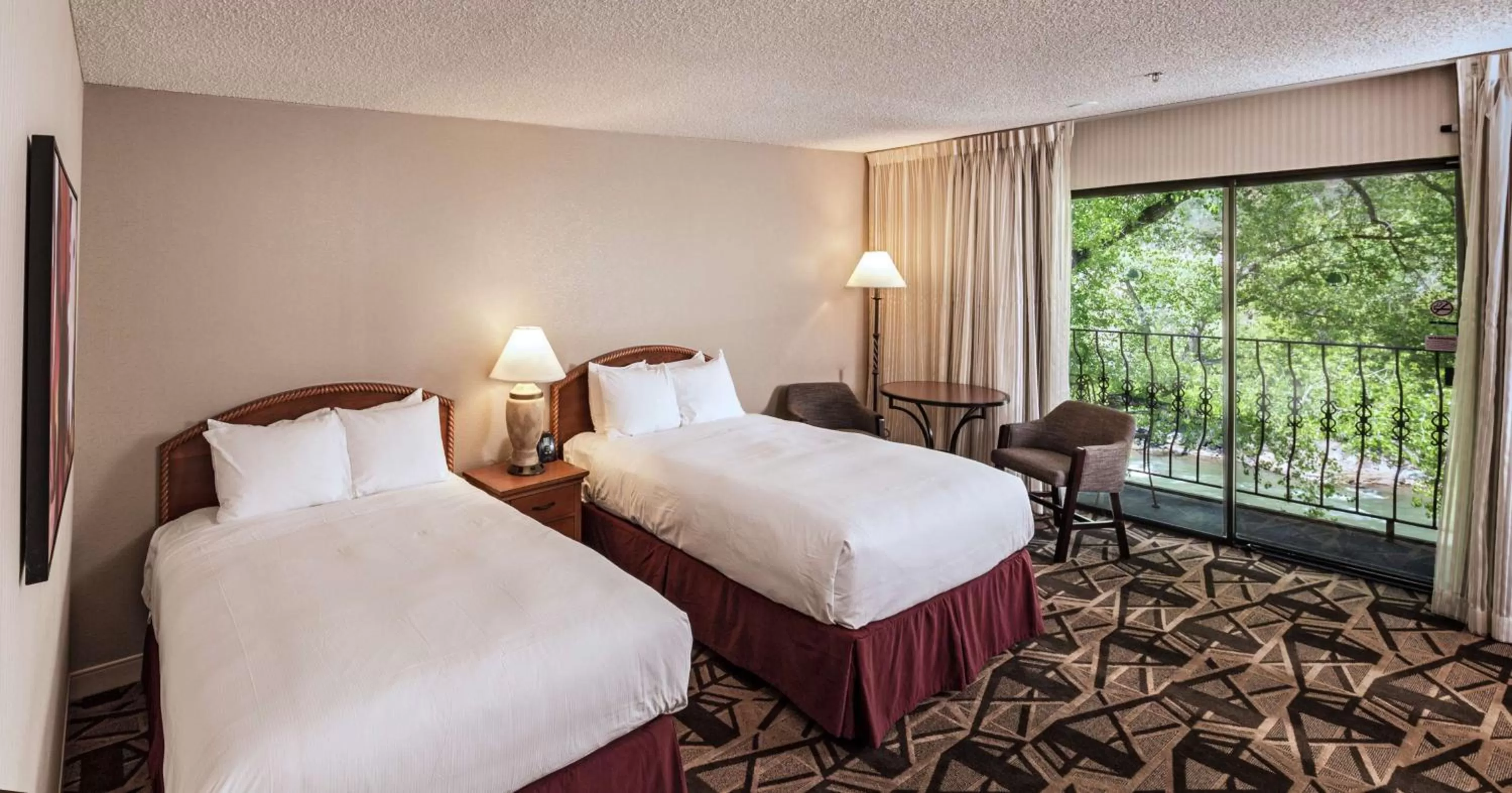 River View 2 QN Pure Wellness Balcony in DoubleTree by Hilton Durango