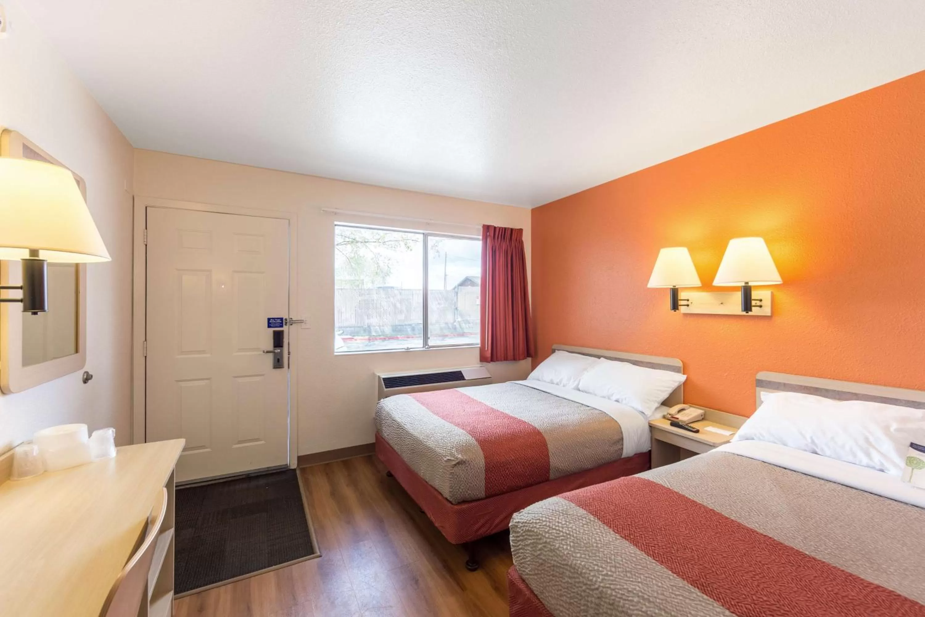 Quadruple Room in Motel 6-Klamath Falls, OR