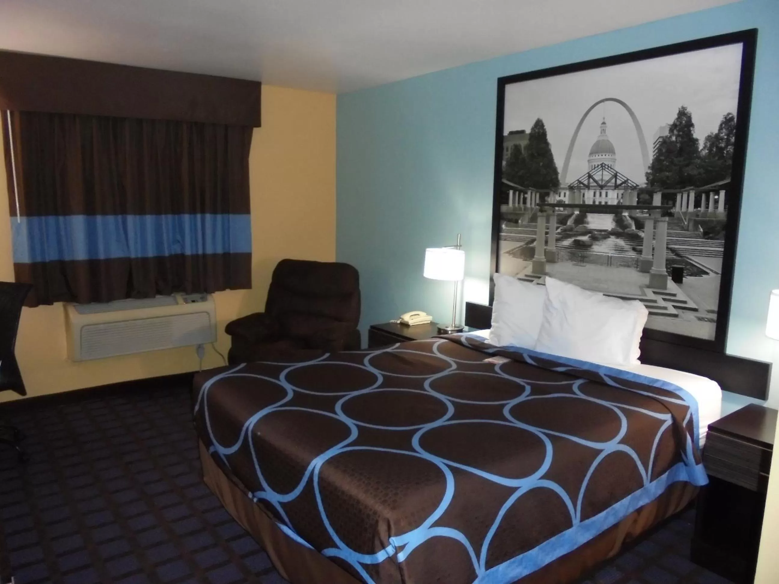 King Room - Non-Smoking in Super 8 by Wyndham Okawville