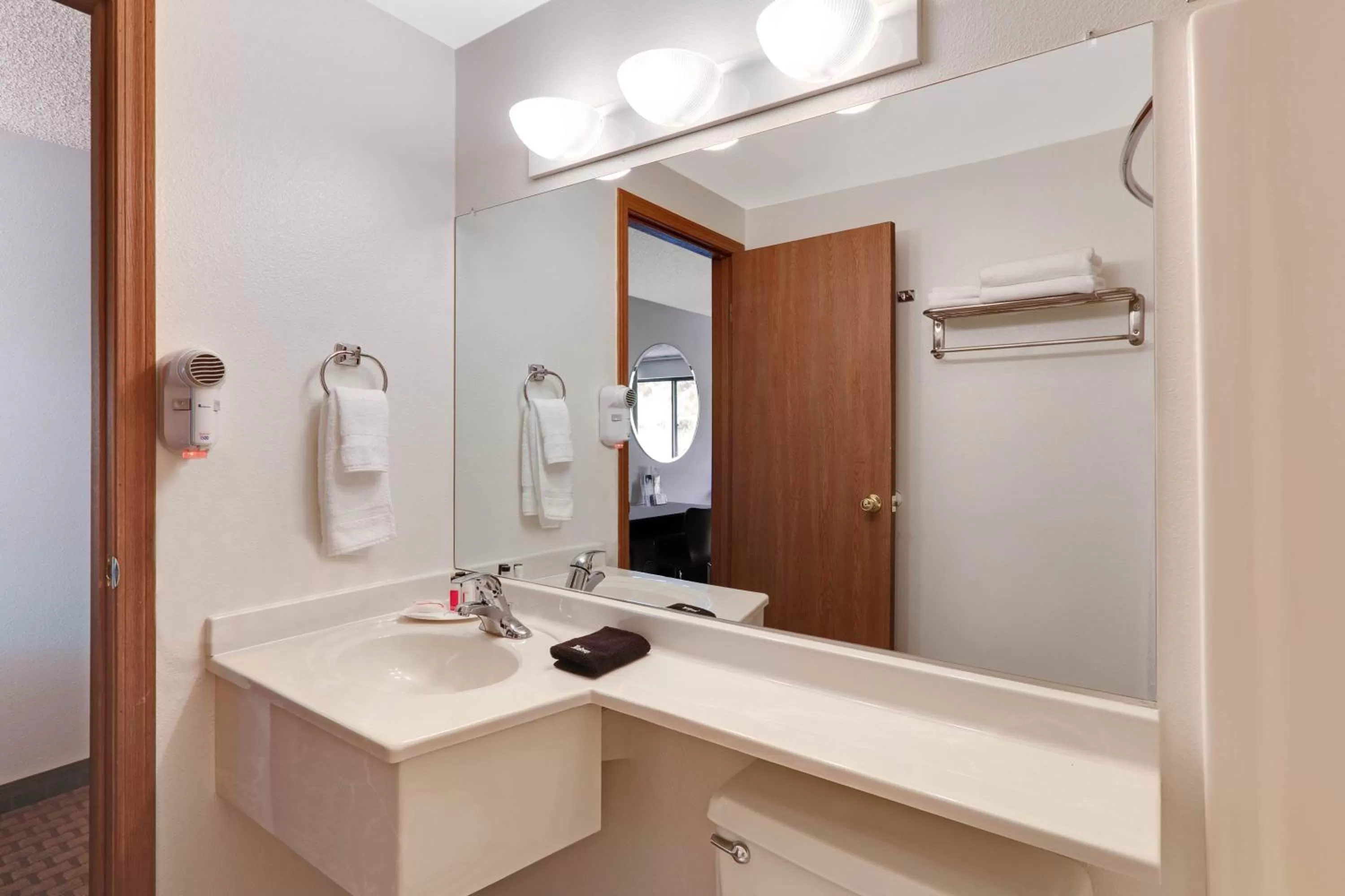 Queen Room - Non-Smoking in Super 8 by Wyndham Cody