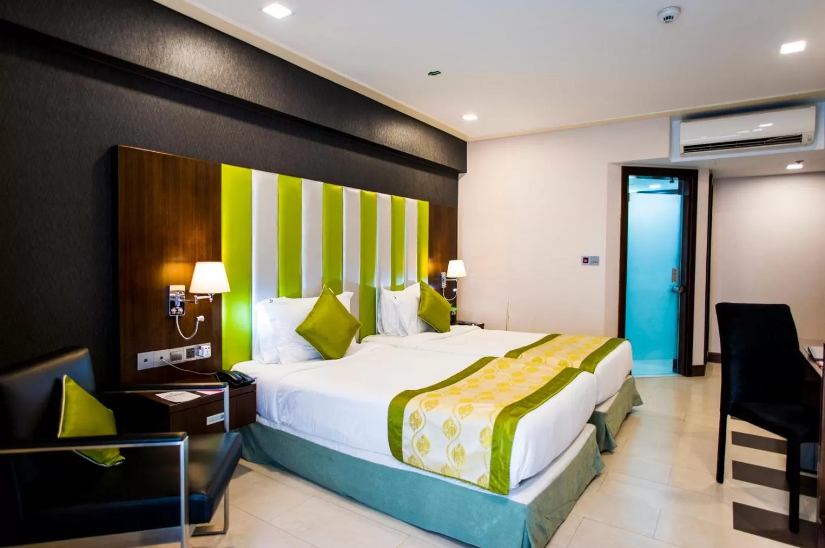 Deluxe Twin Room in Platinum Grand