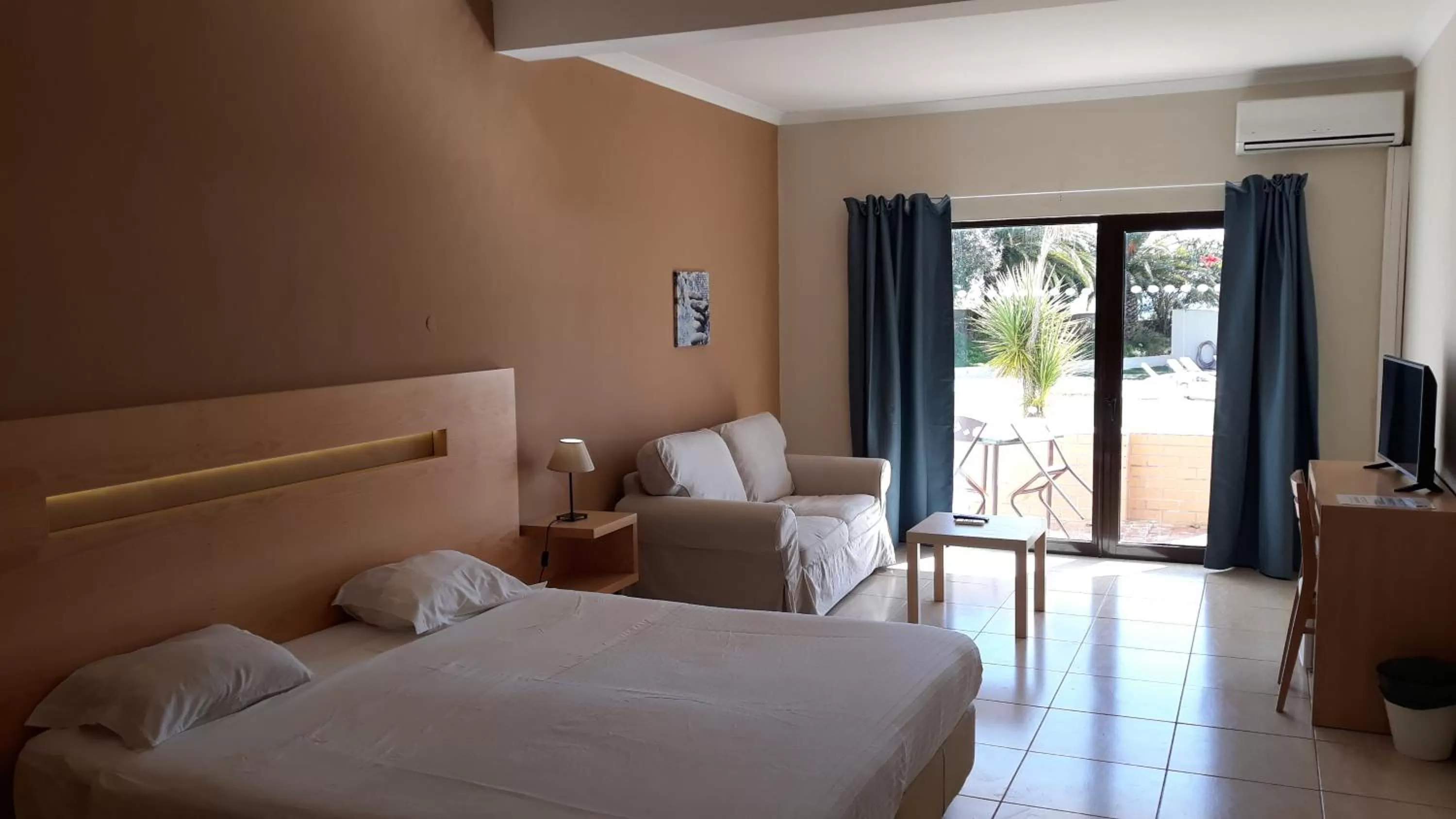 Double or Twin Room with Pool View in Vilamar