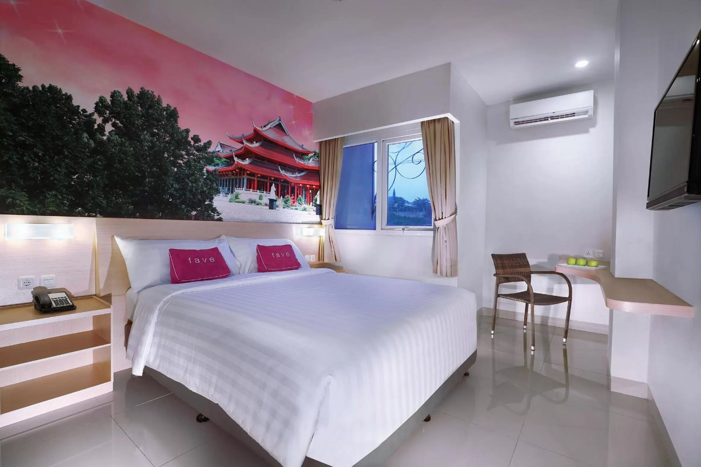 Superior Double Room in favehotel Simpang Lima - Semarang
