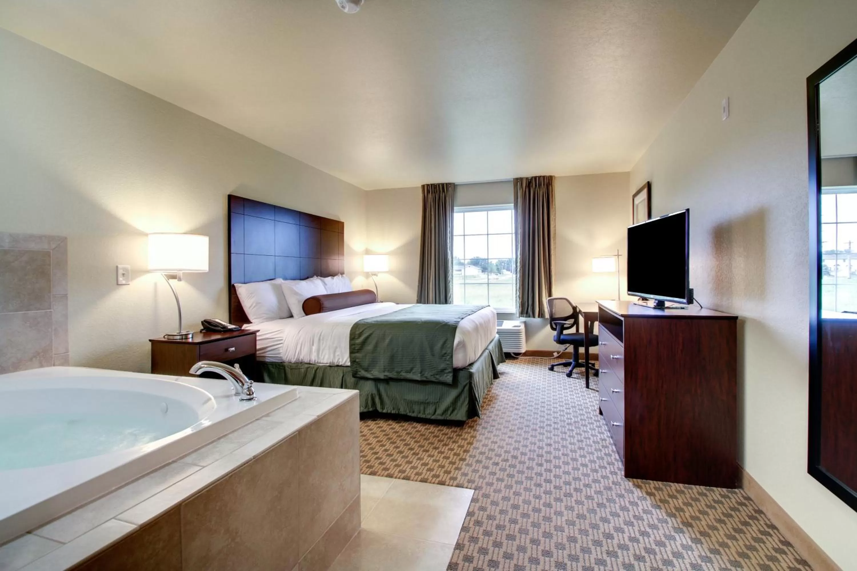 King Room with Spa Bath in Cobblestone Inn & Suites - Schuyler