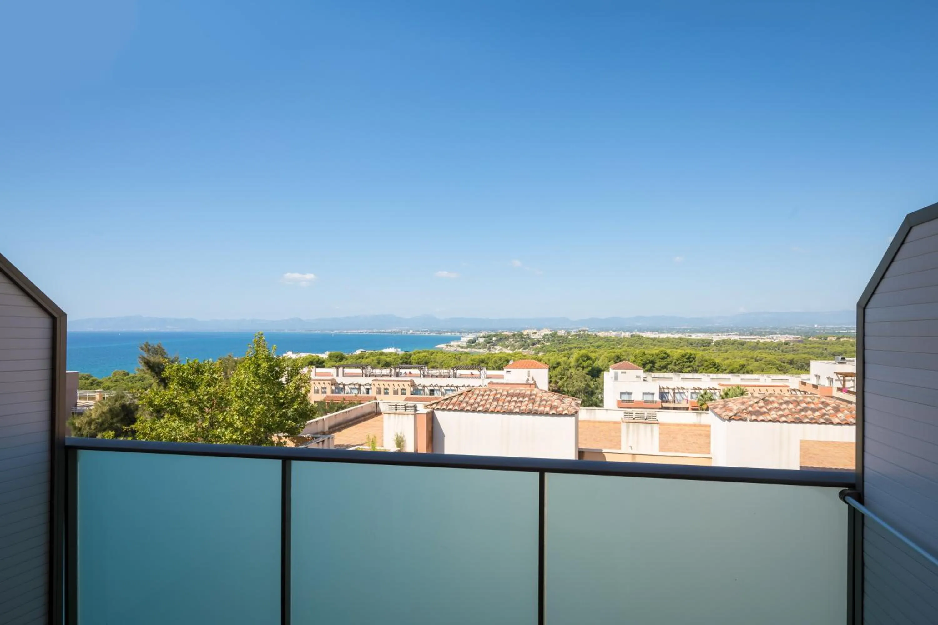 Double Room with Extra Bed (2 Adults + 1 Child) in htop Molinos Park #htopEnjoy