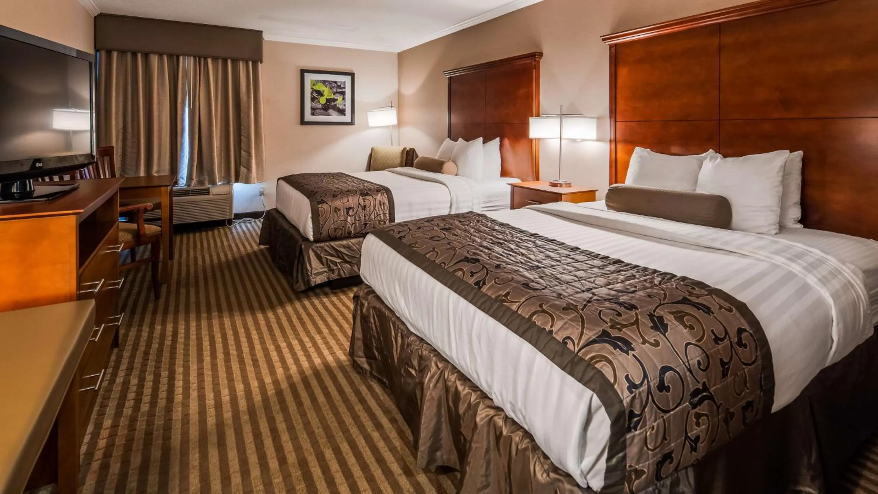 Queen Room with Two Queen Beds with Roll-In Shower in Best Western Plus Liverpool - Syracuse Inn & Suites