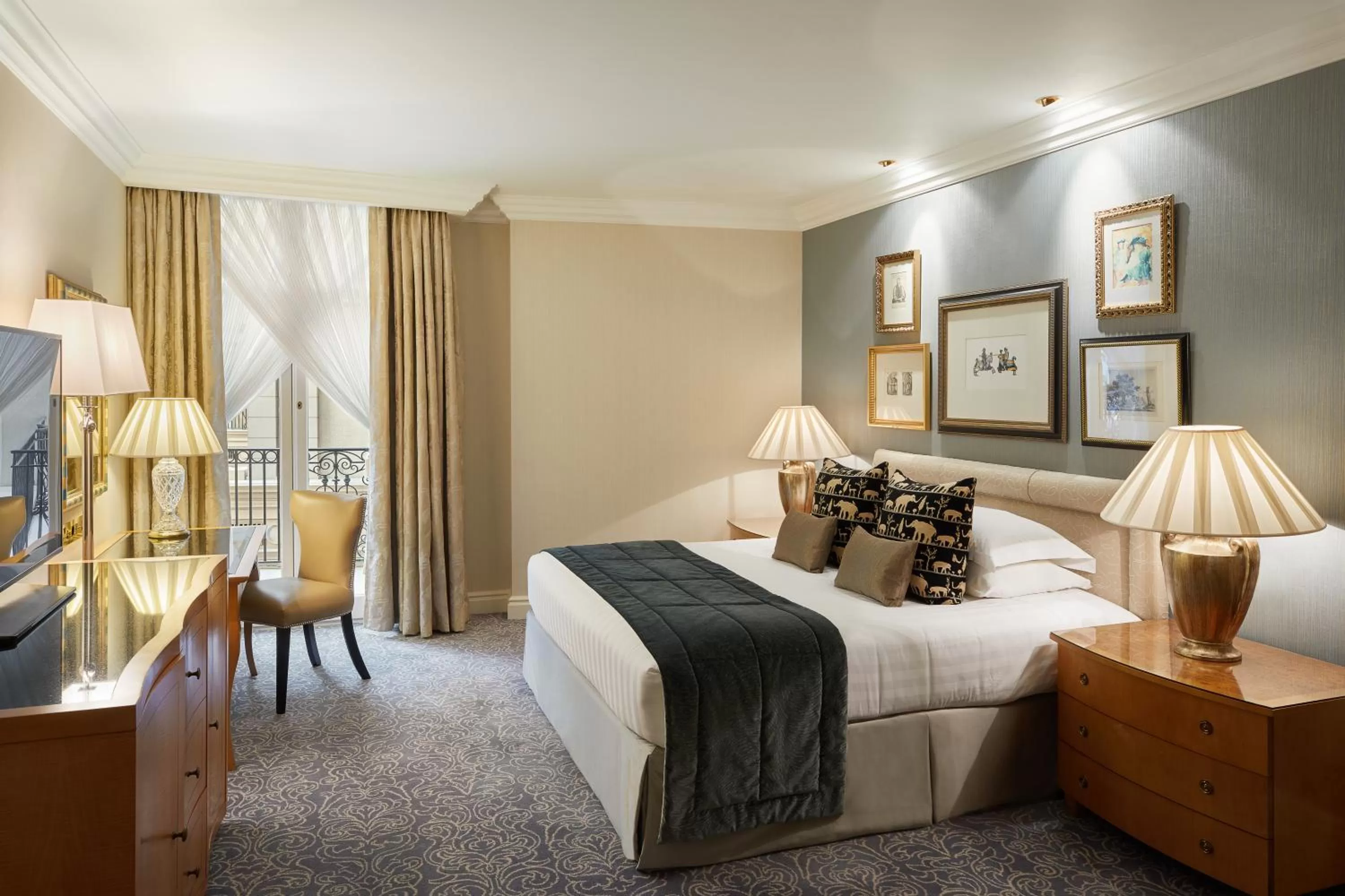 Superior Room in The Landmark London