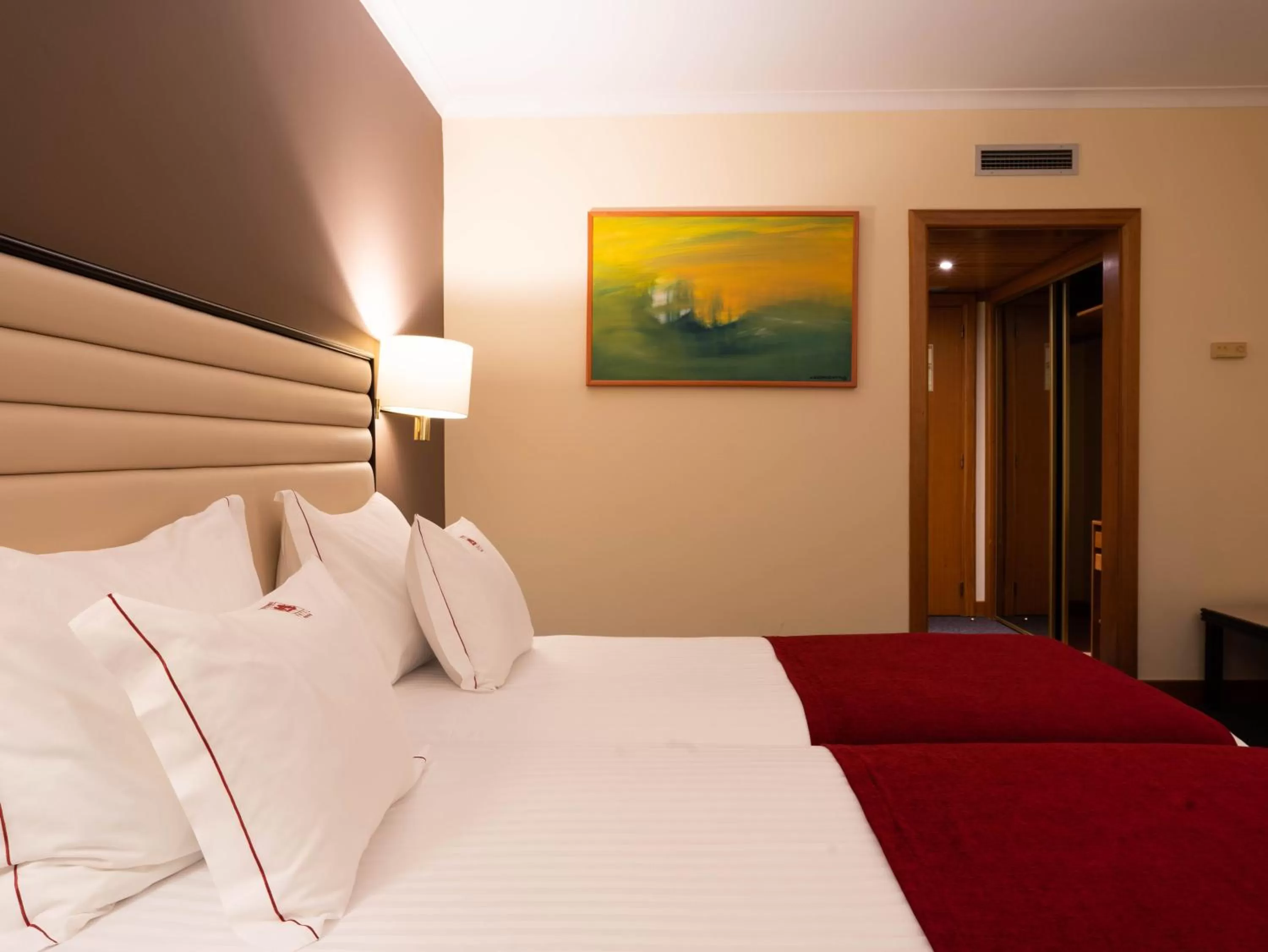 Standard Twin Room - single occupancy in Hotel Miracorgo