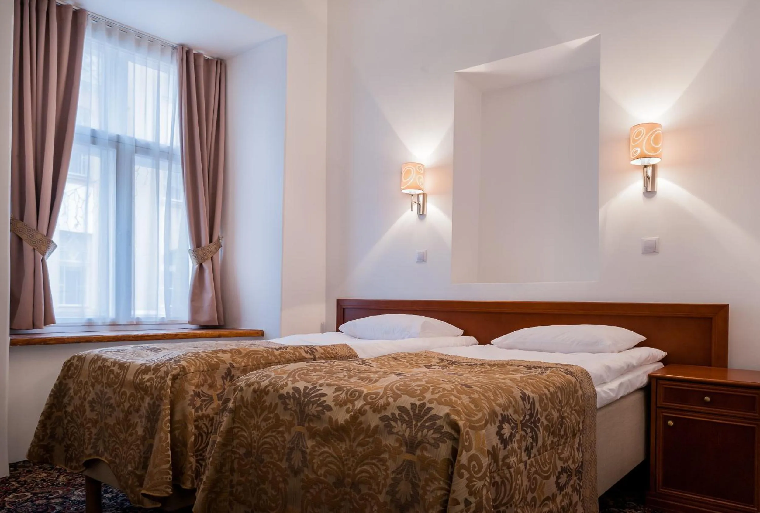 Standard Double/Twin Room in Three Crowns Residents