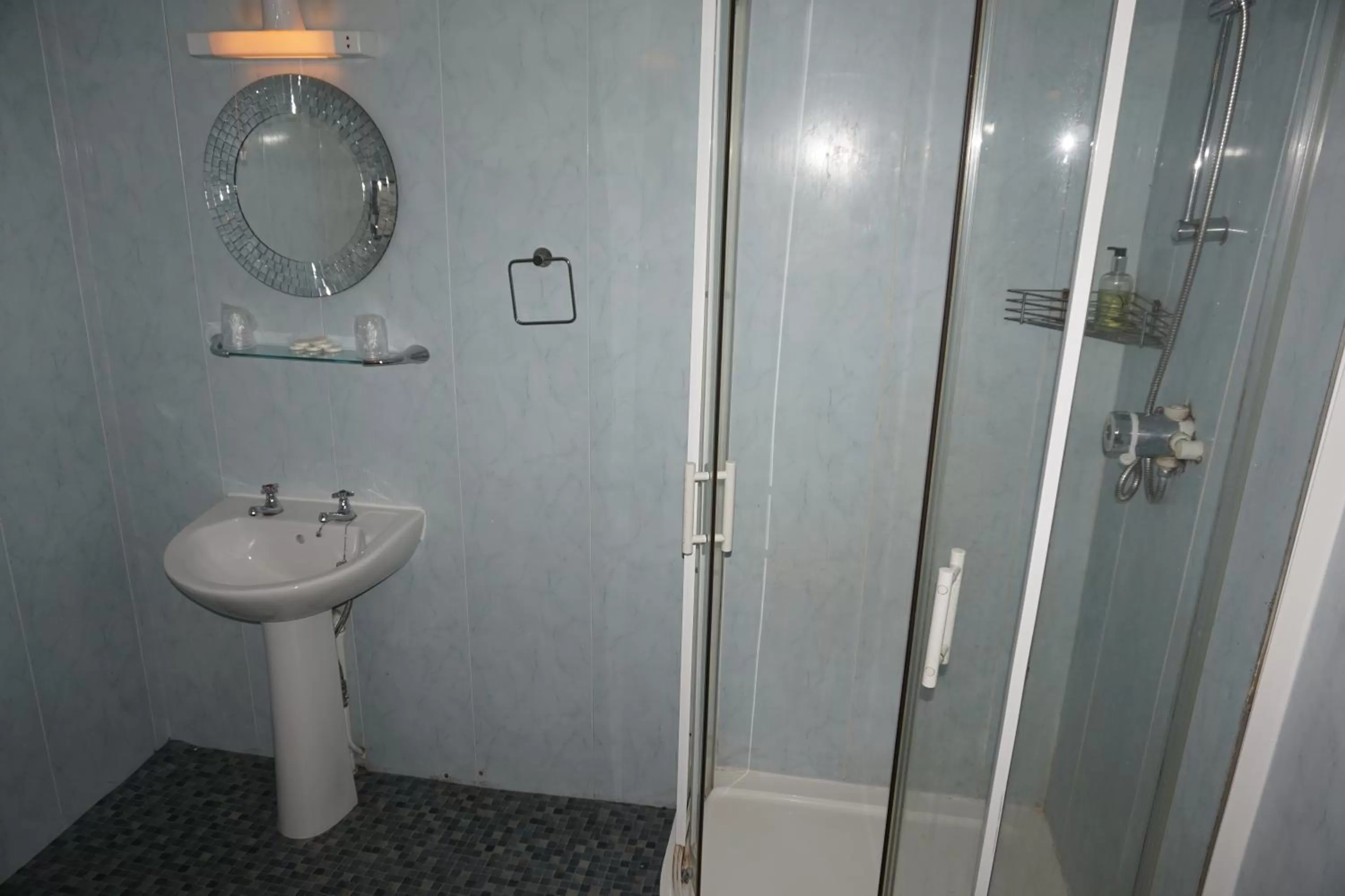 Basic Triple Room with Shared Bathroom in The Butlers Hotel