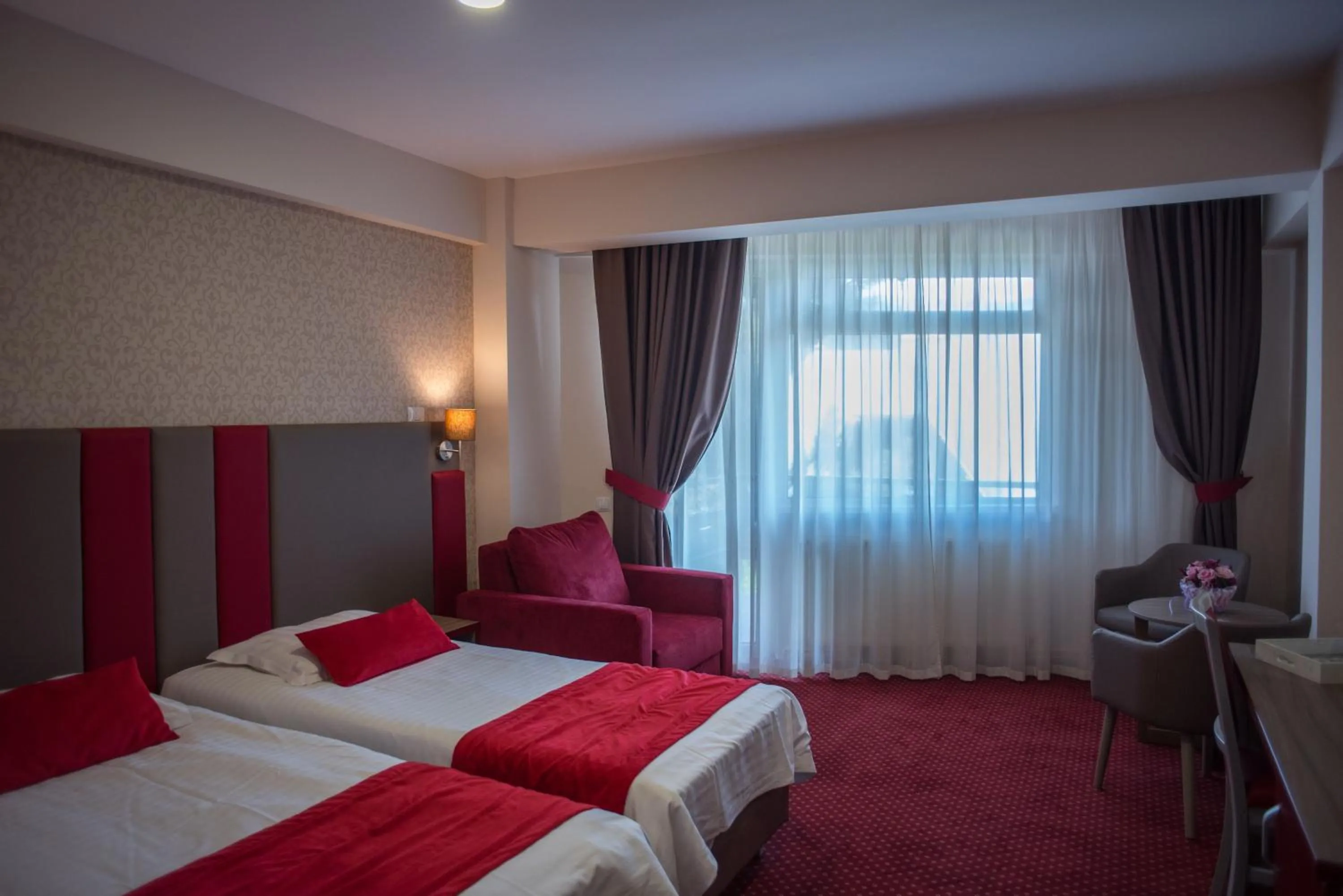 Twin Room with Mountain View in Hotel Marea Neagra