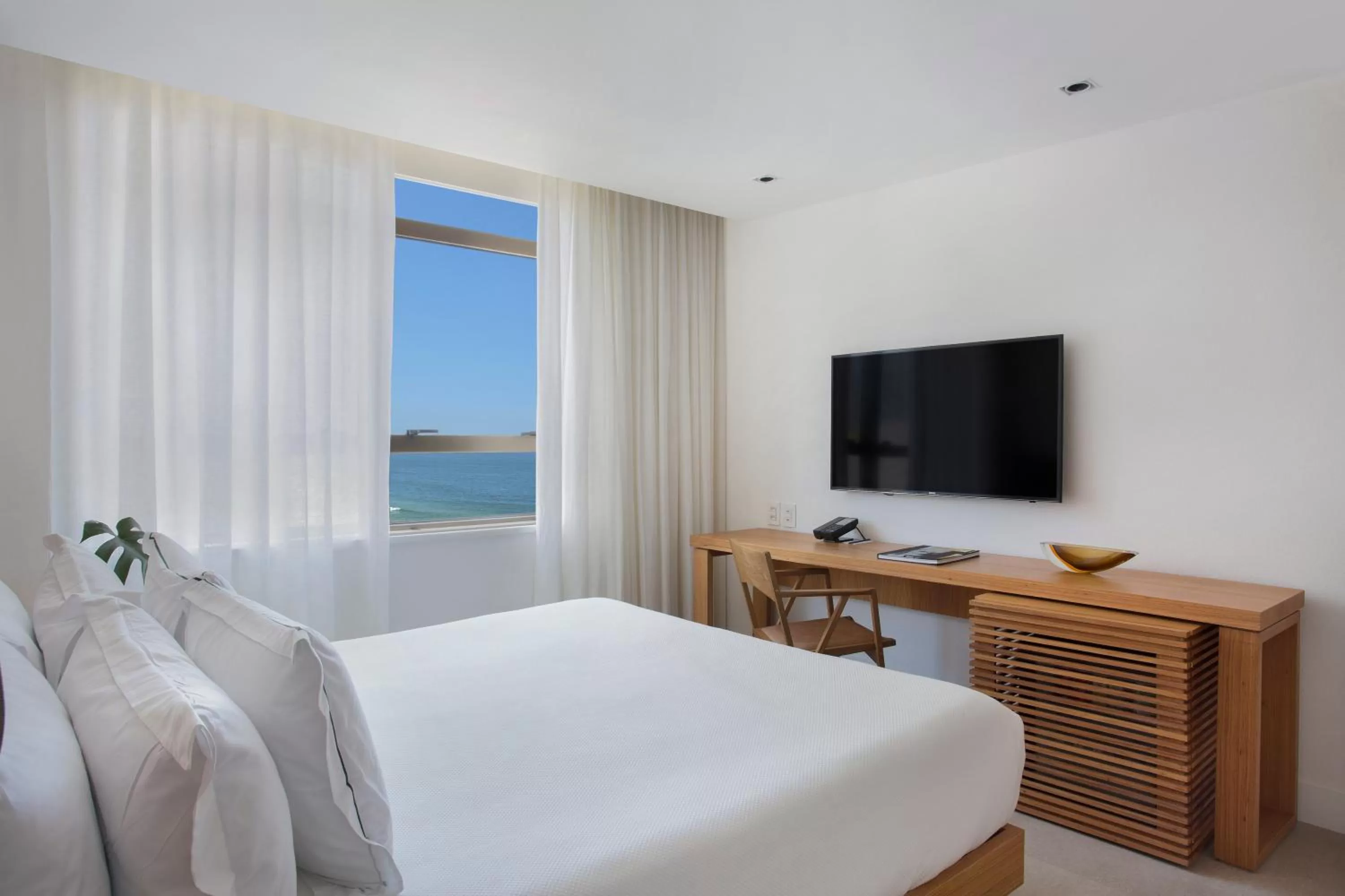 Superior Room (The Room) in JANEIRO Hotel