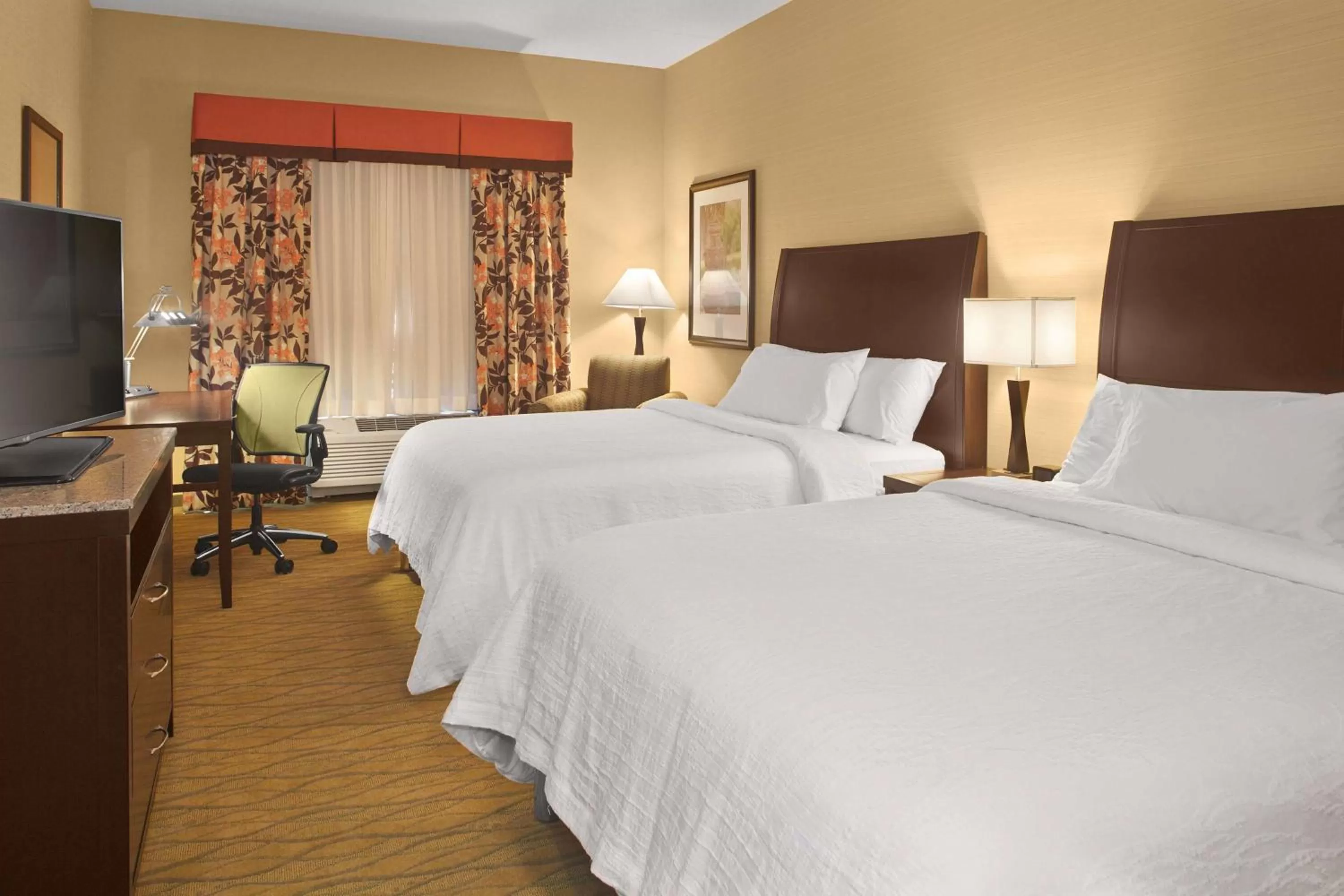 Queen Room with Two Queen Beds with Bathtub - Hearing Accessible with Microwave & Refrigerator in Hilton Garden Inn Akron