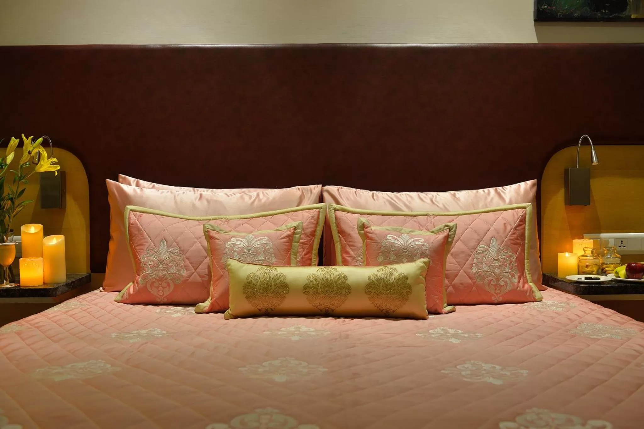 Deluxe Suite Queen Bed with City View  - single occupancy in Vivanta Vadodara