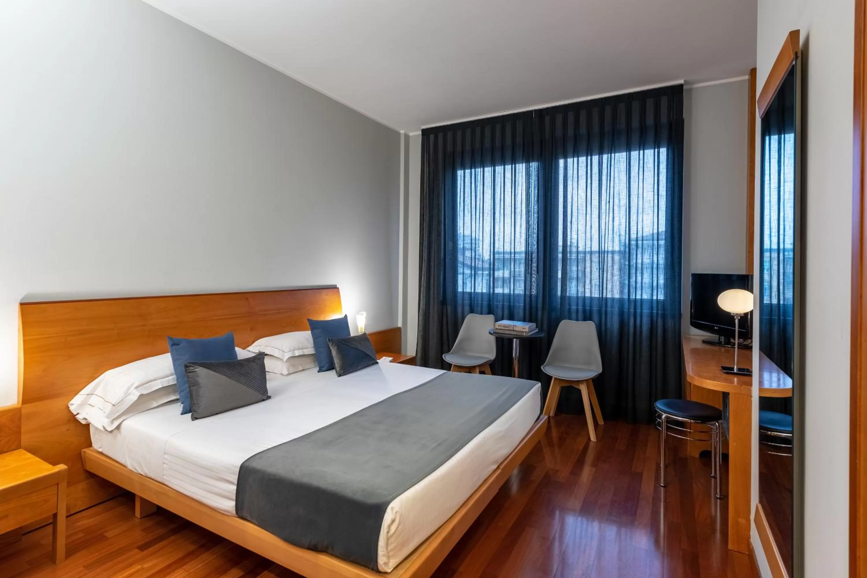 Economy Double or Twin Room in Hotel Leopardi