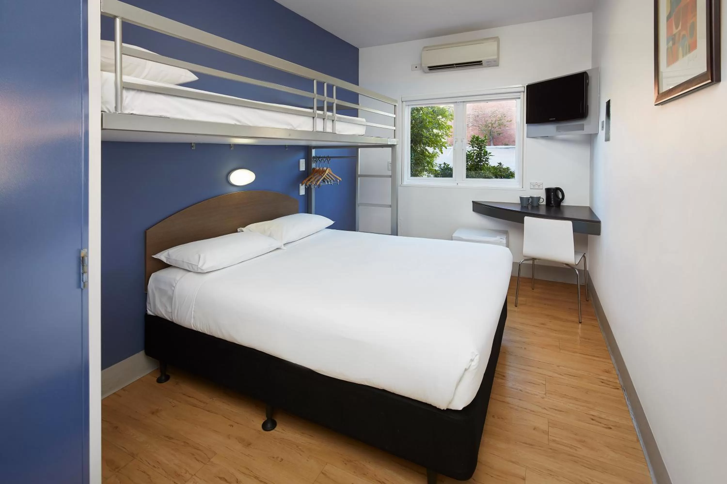 Standard Triple Room in ibis Budget Perth Airport
