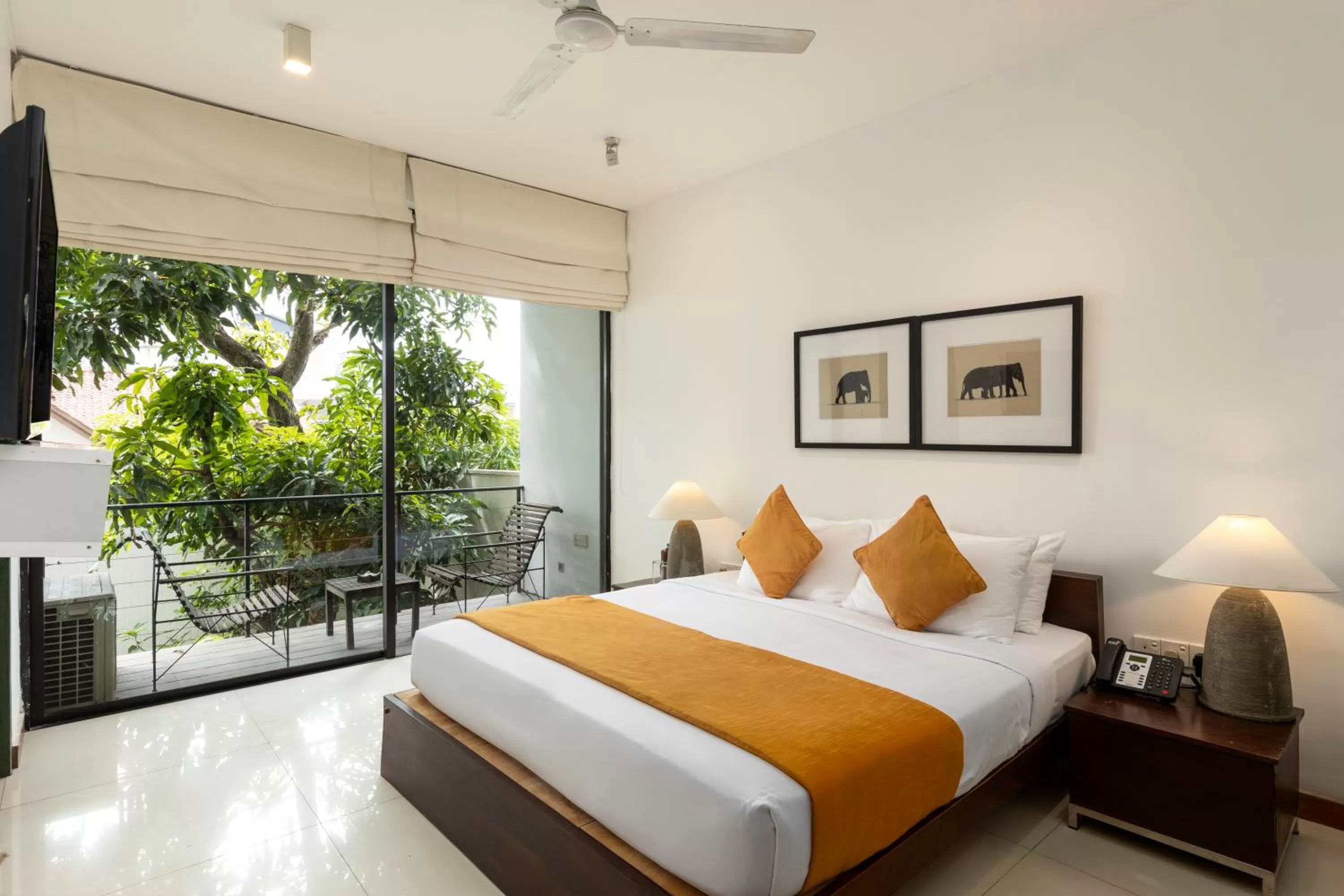 Junior Suite - single occupancy in Rockwell Colombo