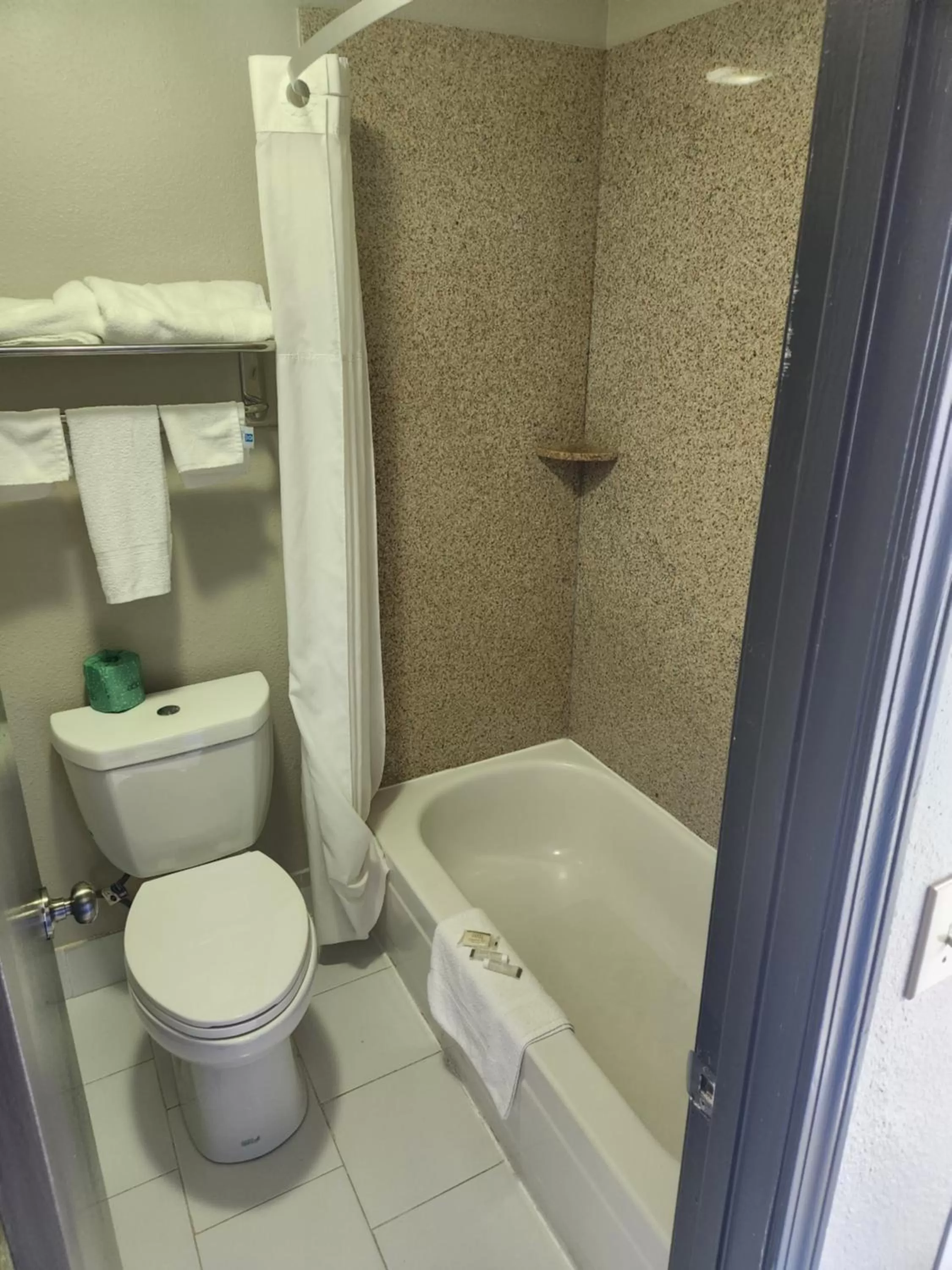 King Room - Non-Smoking in Days Inn by Wyndham Dahlonega University Area