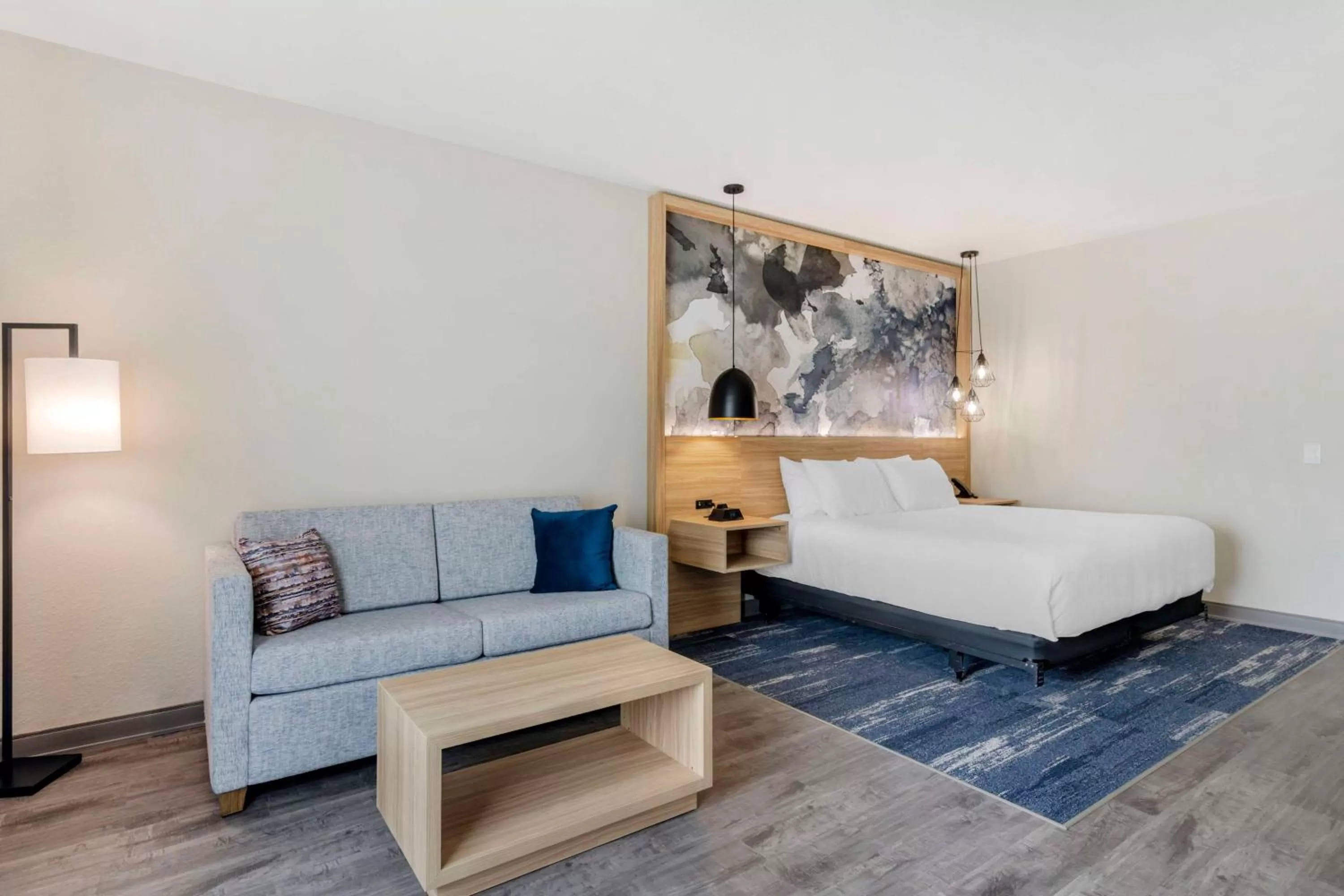 King Suite with Bath Tub and Sofa Bed - Mobility Accessible/Non-Smoking in Best Western Plus Winter Haven Inn & Suites