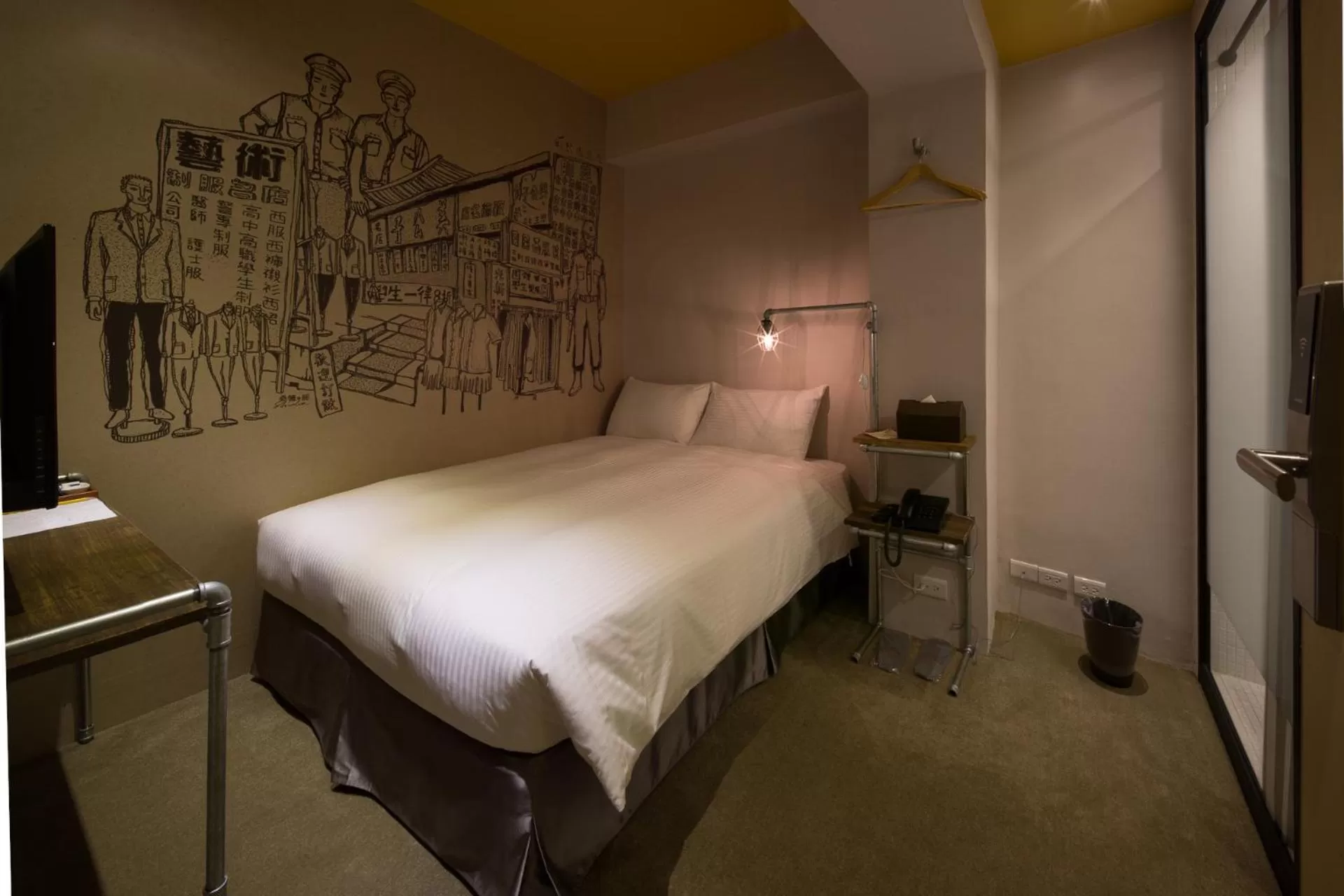 Standard Double Room (No Window) in Cho Hotel