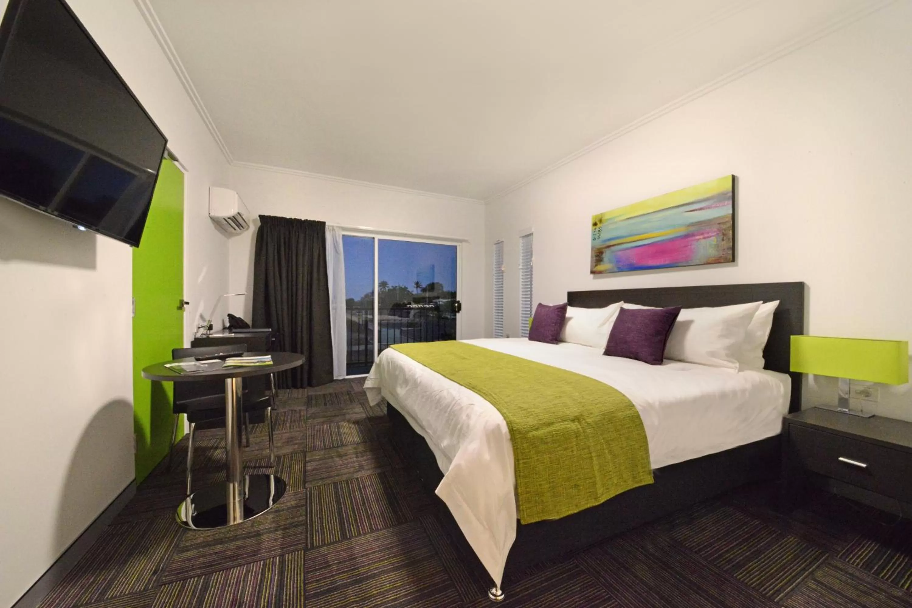 King Room - Disability Access in Mackay Oceanside Central Hotel Official