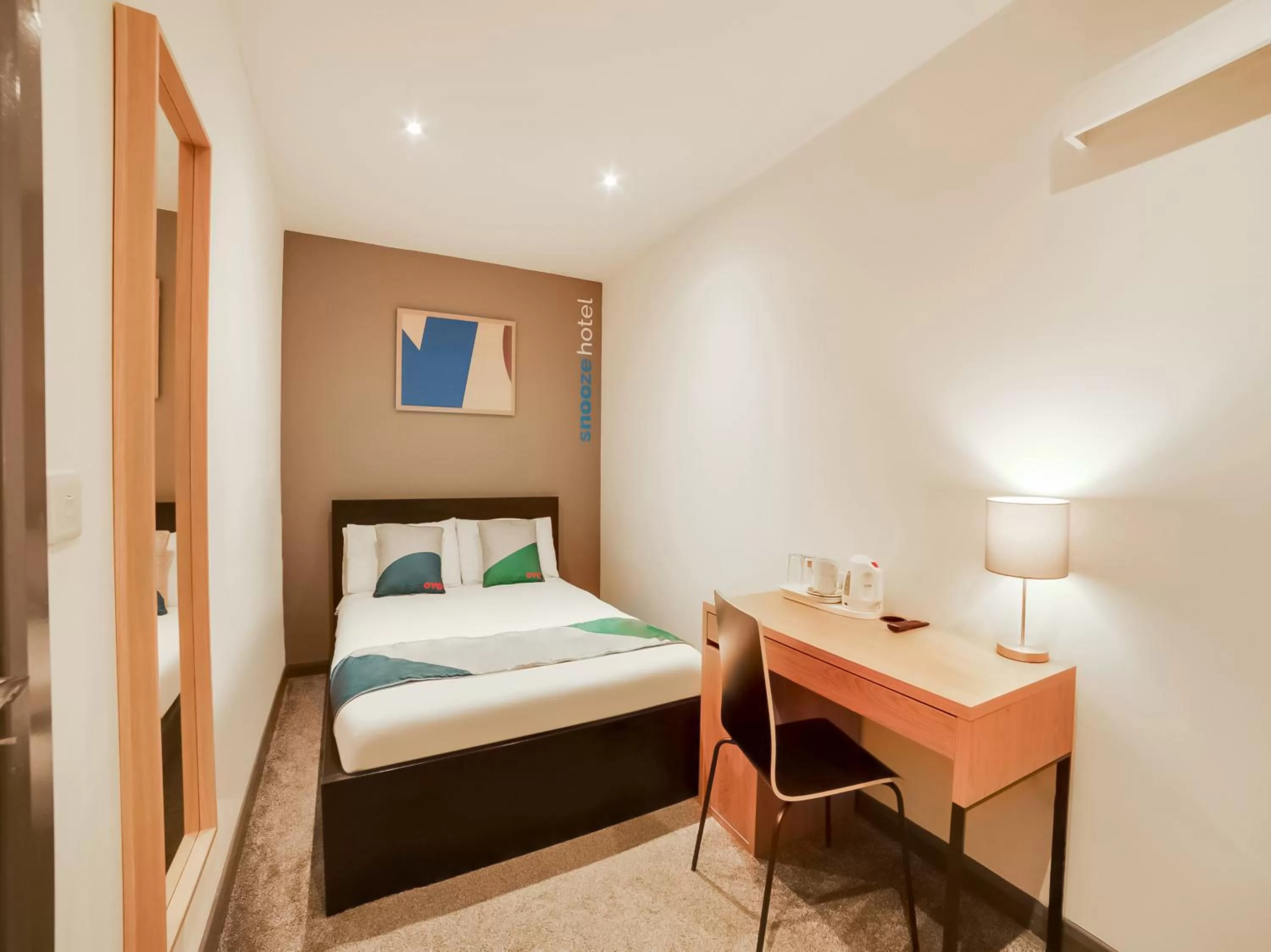 Double Compact Room in Snooze Hotel