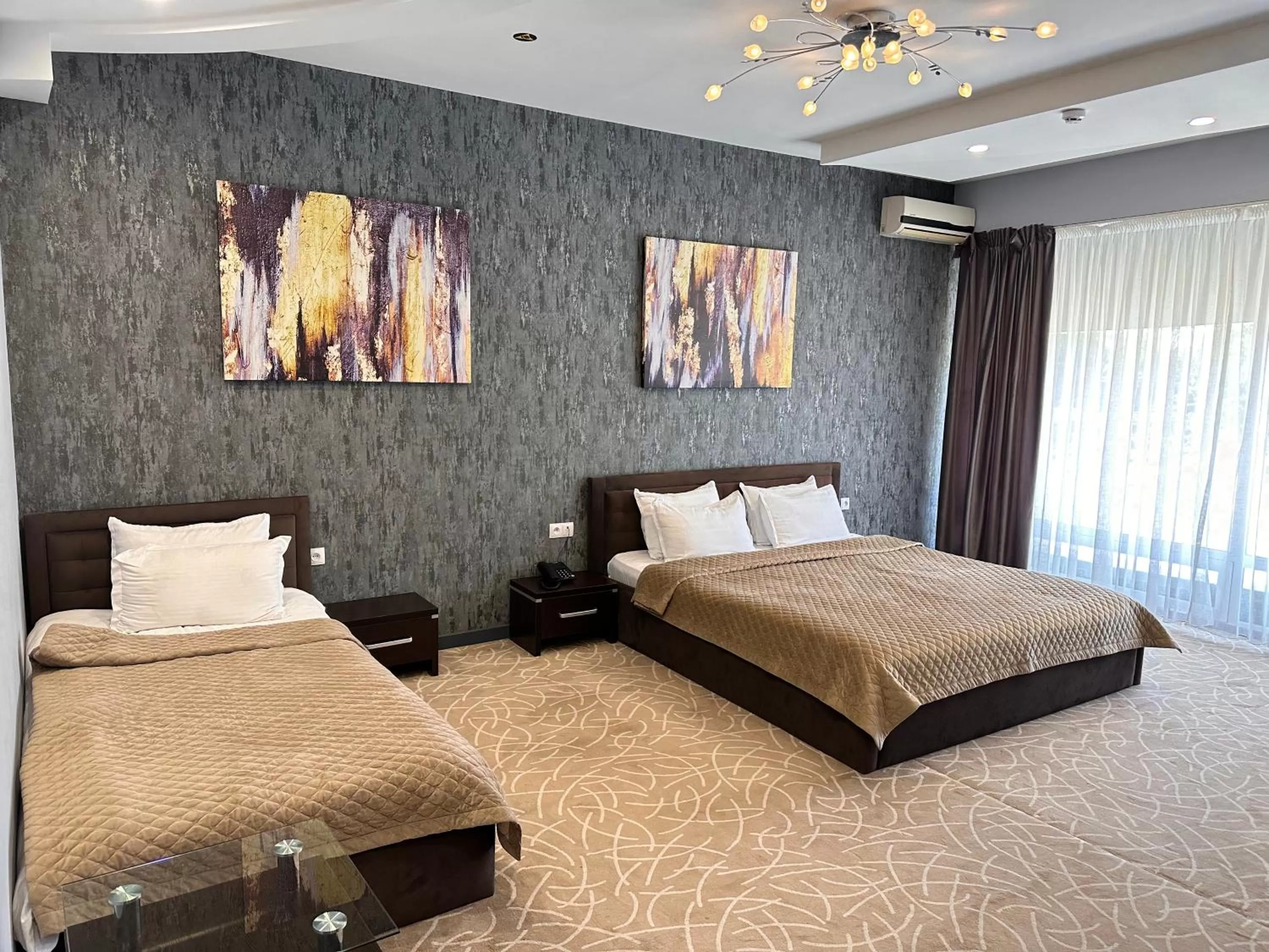 Family Room - single occupancy in Astor Hotel