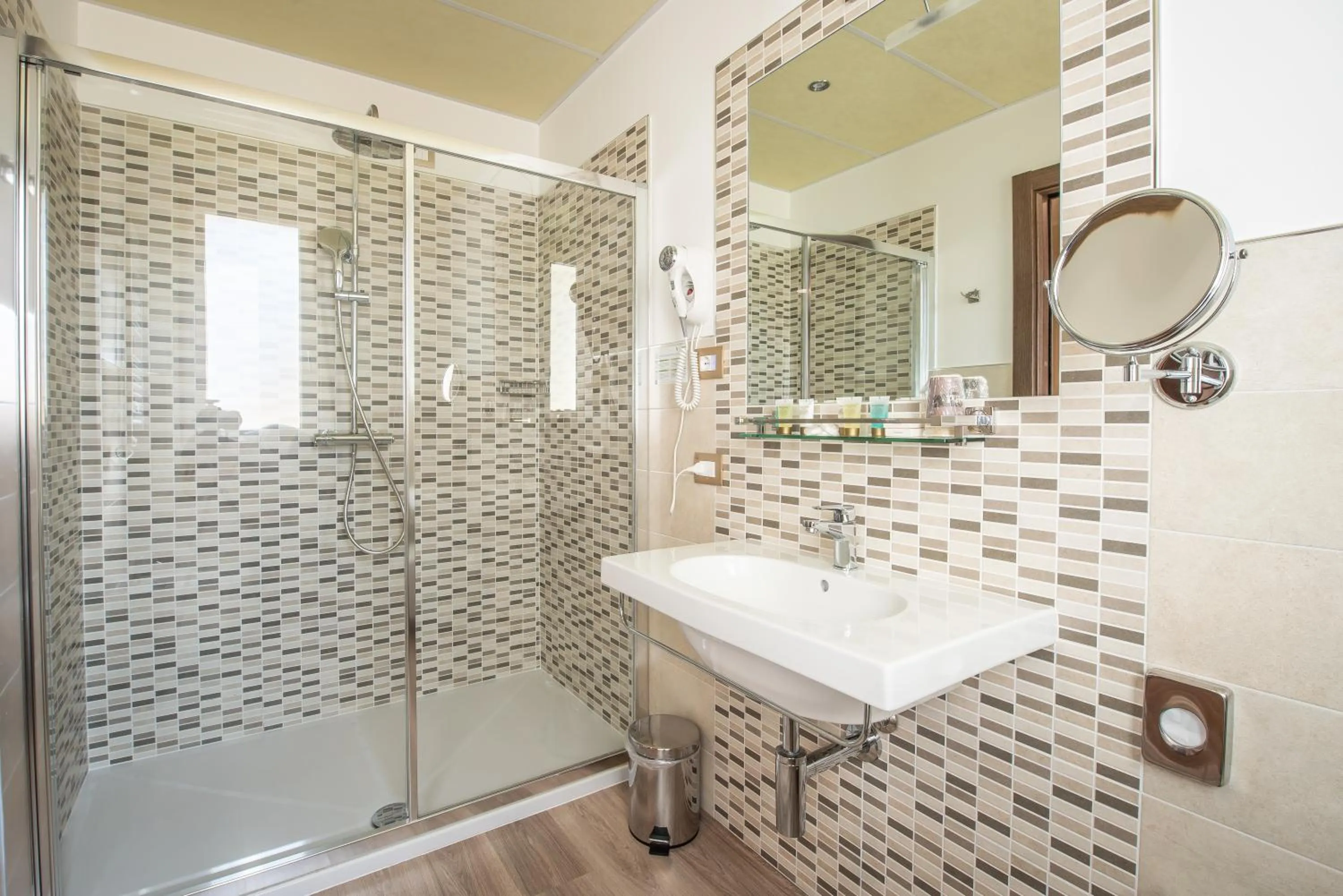 Comfort Triple Room with Patio - Ground Floor in Hotel Rosa