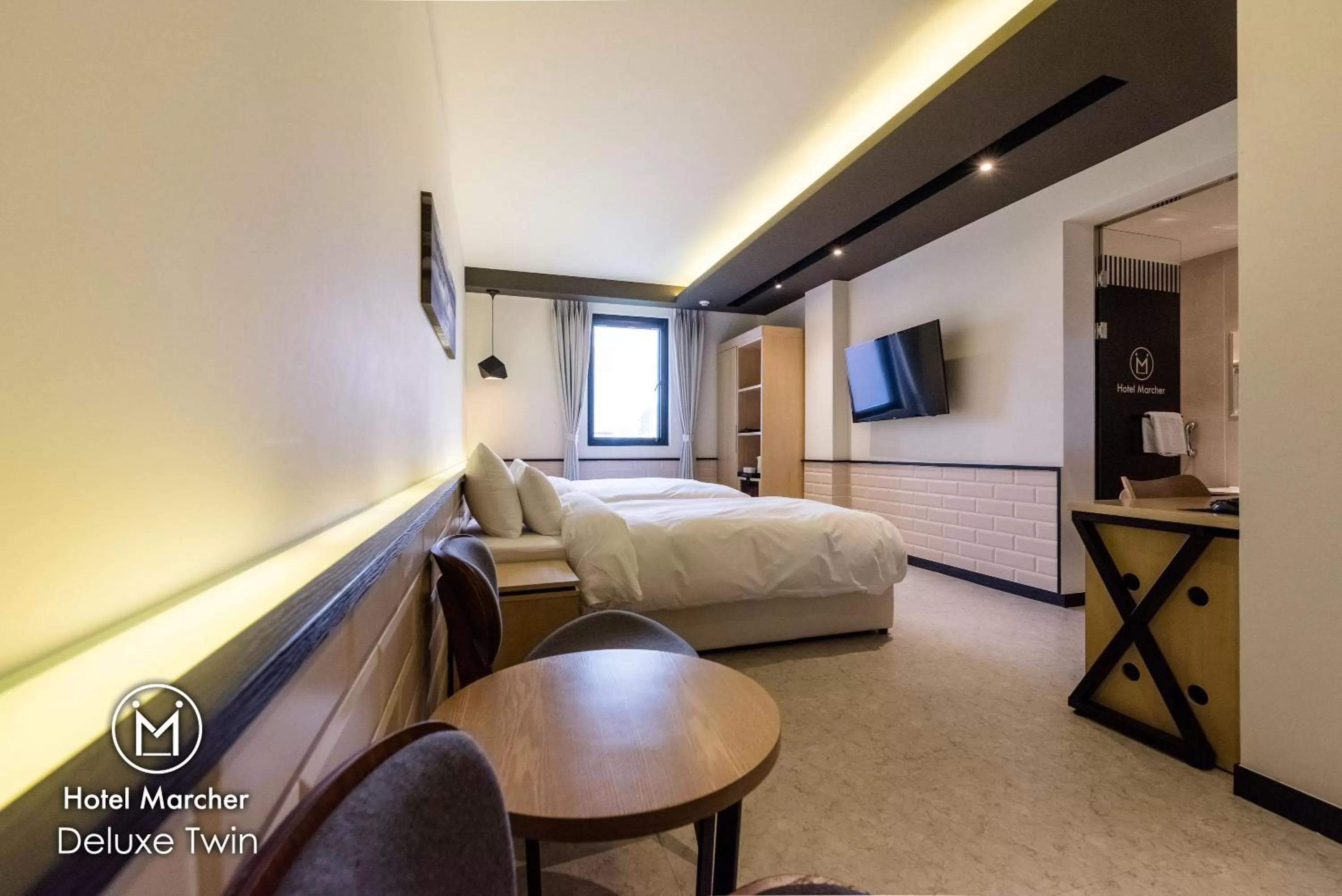 Deluxe Twin Room with Bath in Hotel Marcher