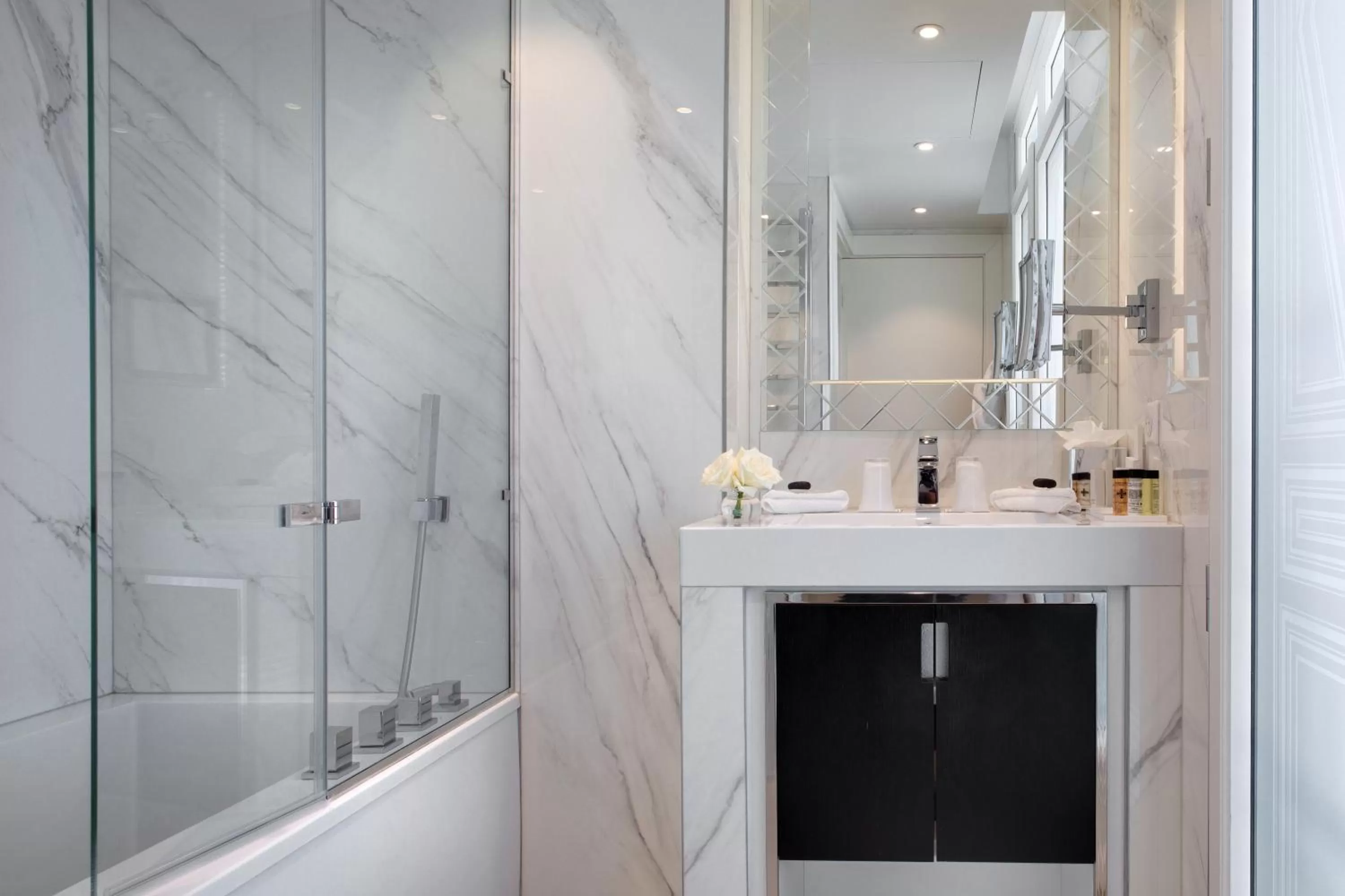 Superior Double Room in La Villa Haussmann