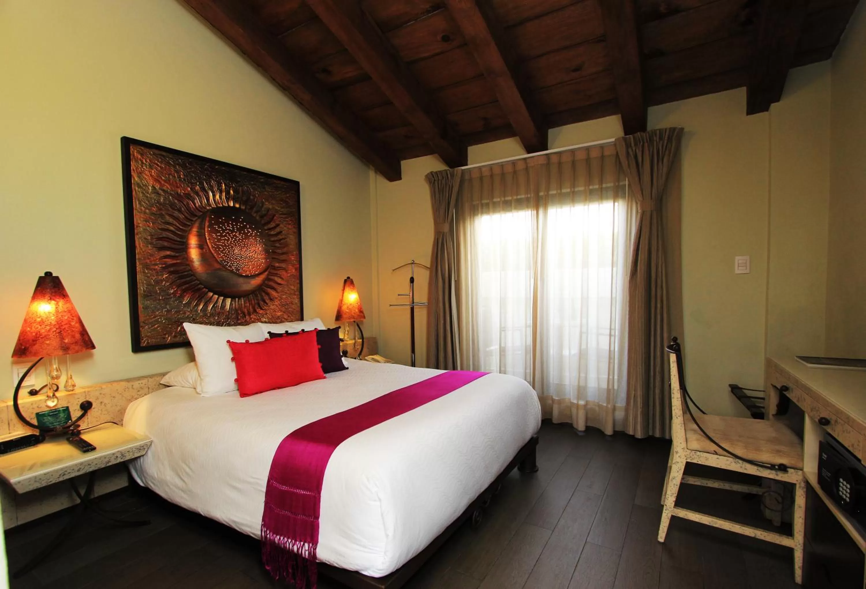 Queen Room in Plaza Gallery Hotel Boutique