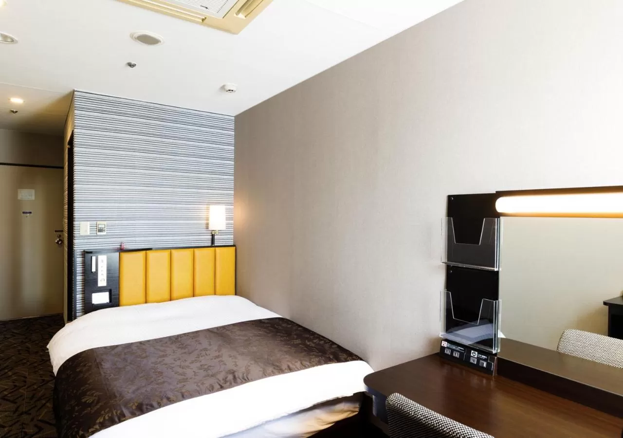 Double Room with Small Double Bed - Smoking in APA Hotel Fukuoka Yukuhashi Ekimae