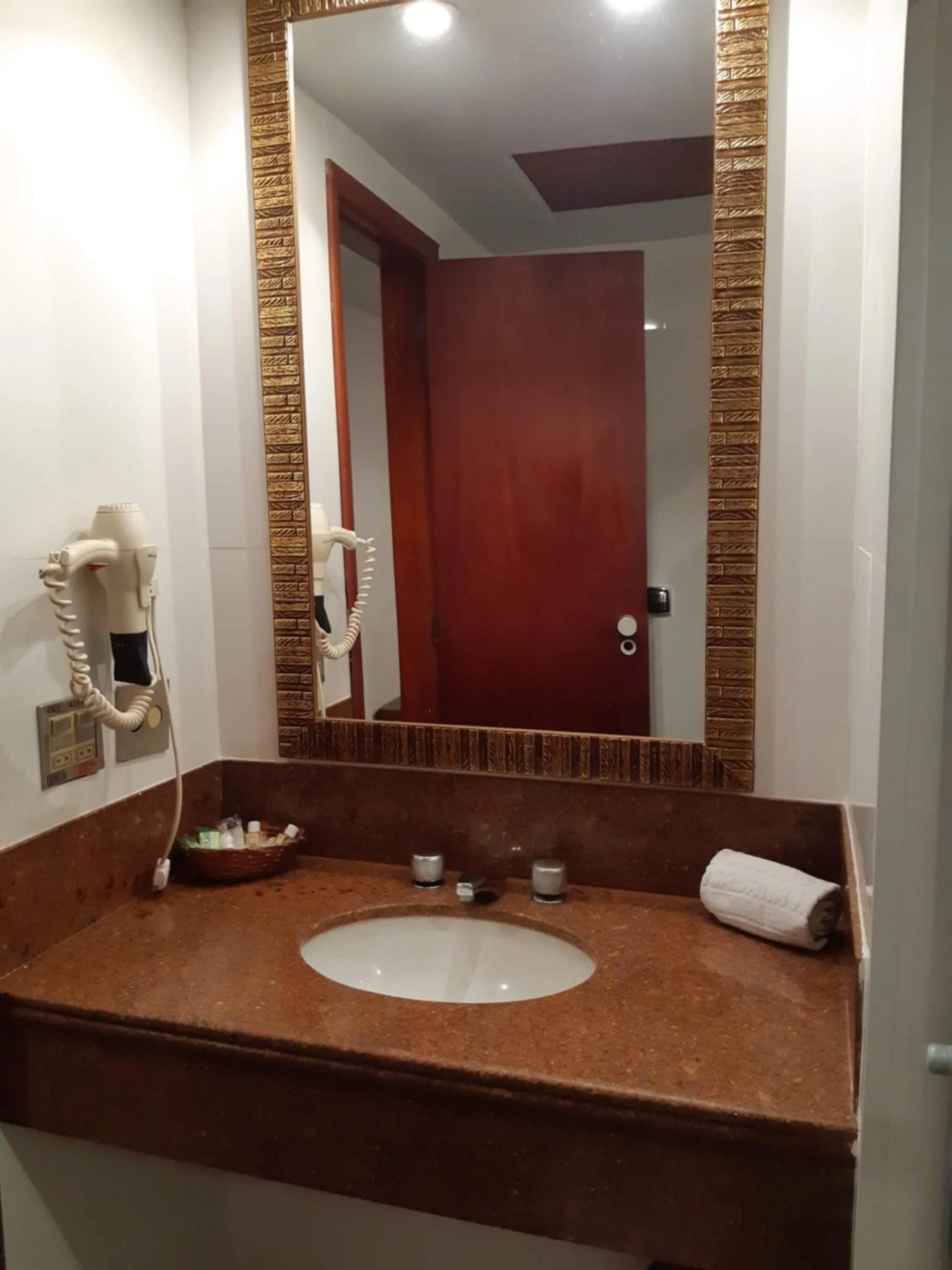 Standard Twin Room - single occupancy in Oceano Copacabana Hotel