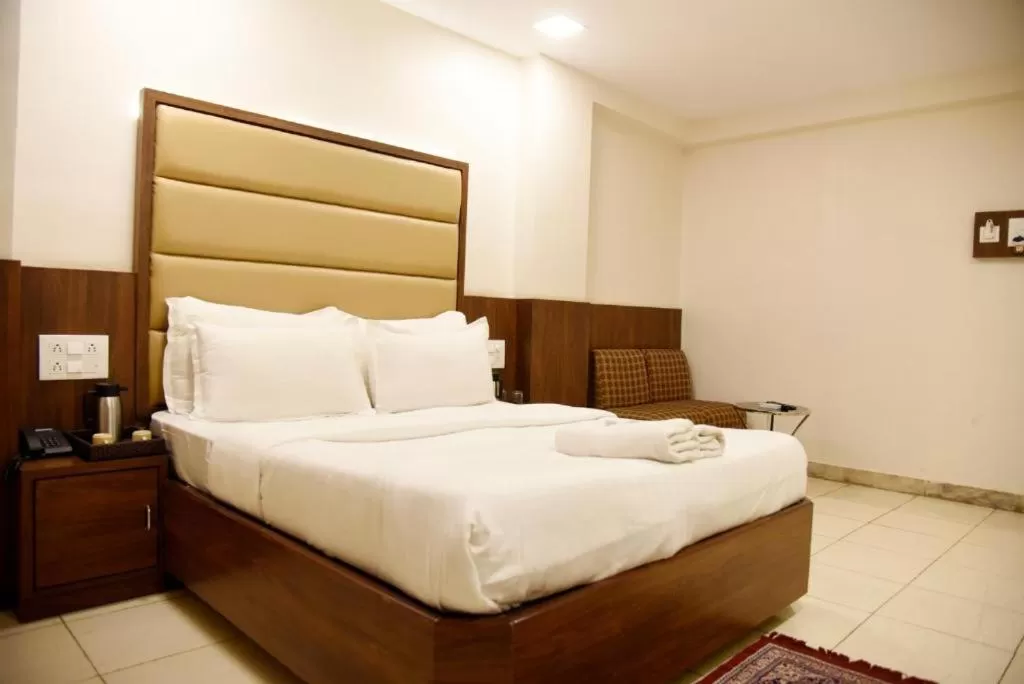 Deluxe Double Room in Hotel Sai Yatri