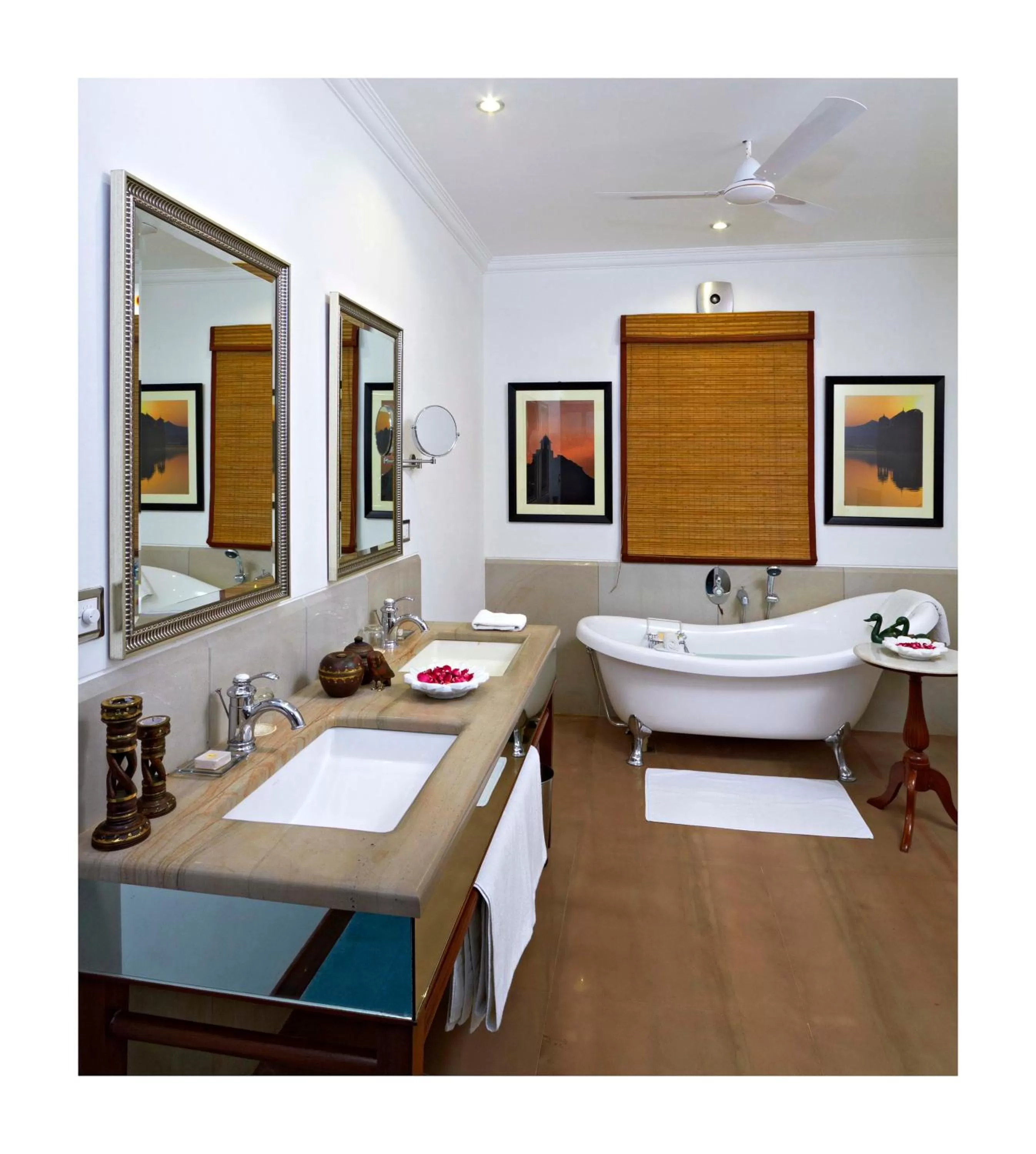 Deluxe Suite in Samode Haveli