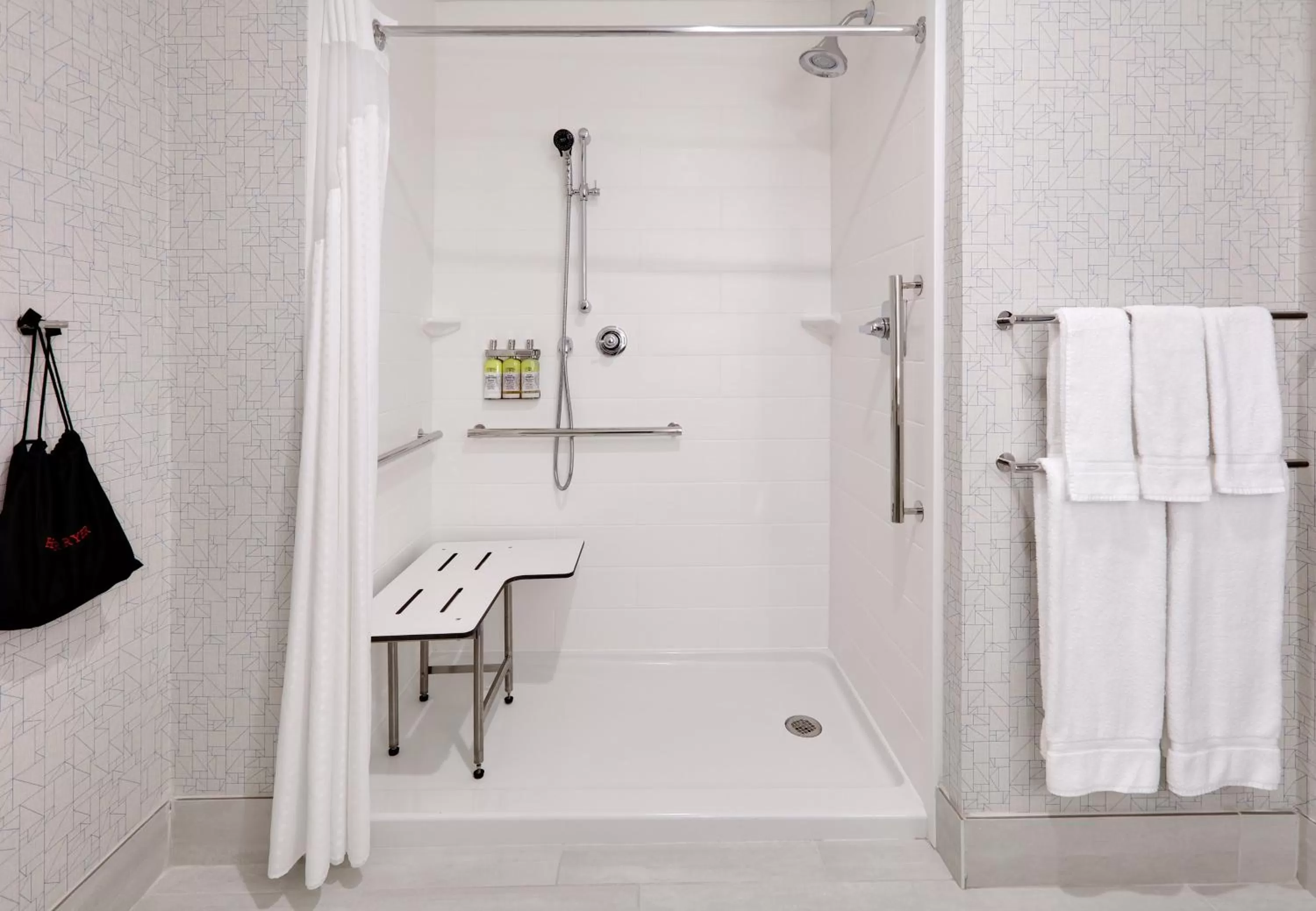 Standard King Room with Transfer Shower - Mobility Access in Holiday Inn Express & Suites Dallas NW - Farmers Branch by IHG
