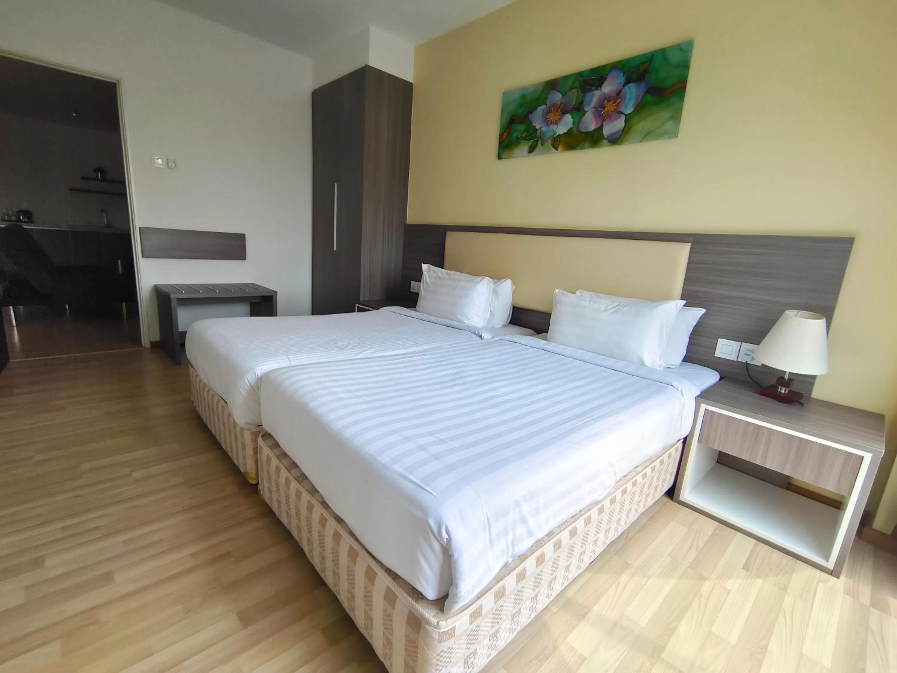 One Bedroom Apartment Twin in Hotel MetraSquare