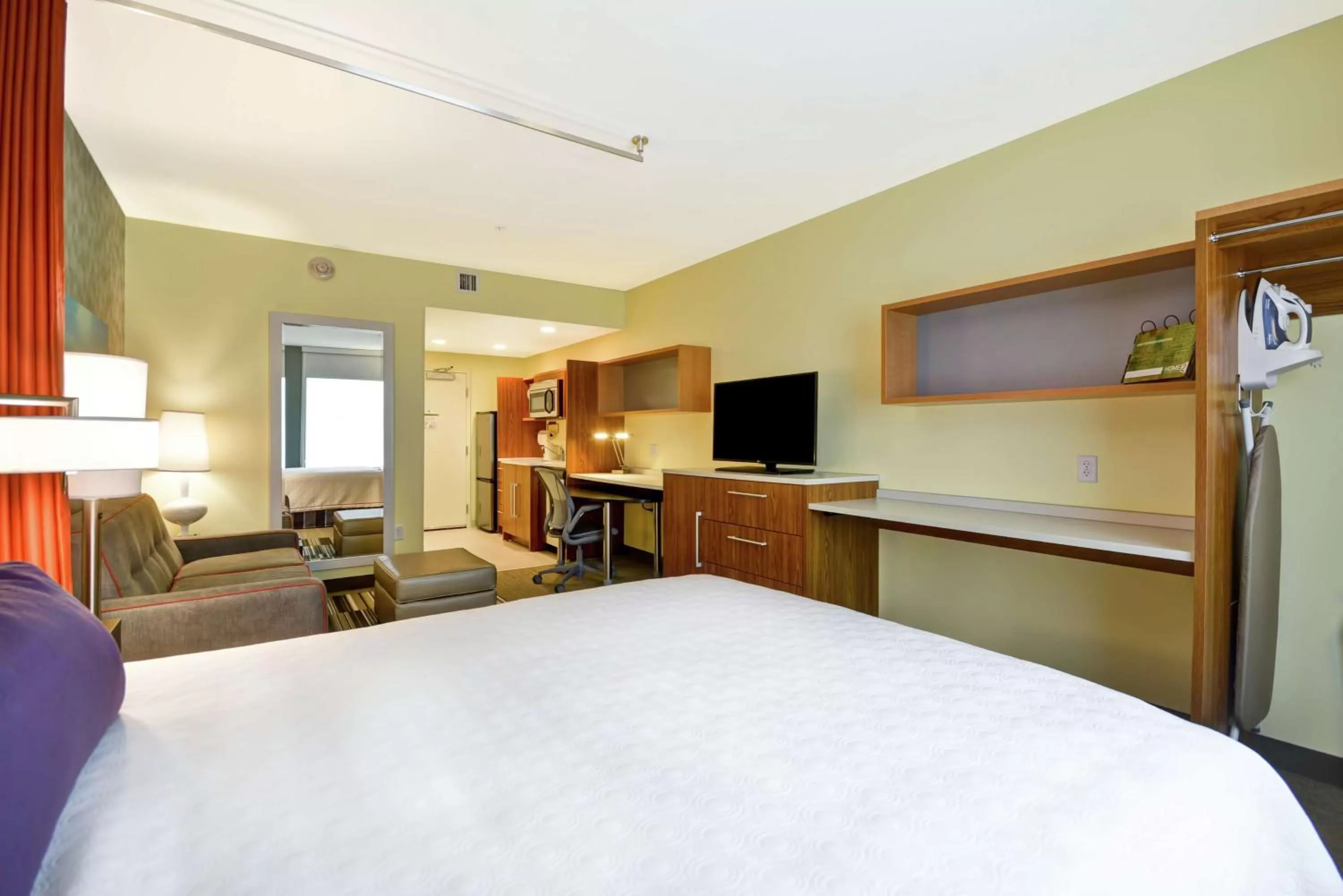 Queen Studio - Non-Smoking in Home2 Suites By Hilton Minneapolis-Eden Prairie