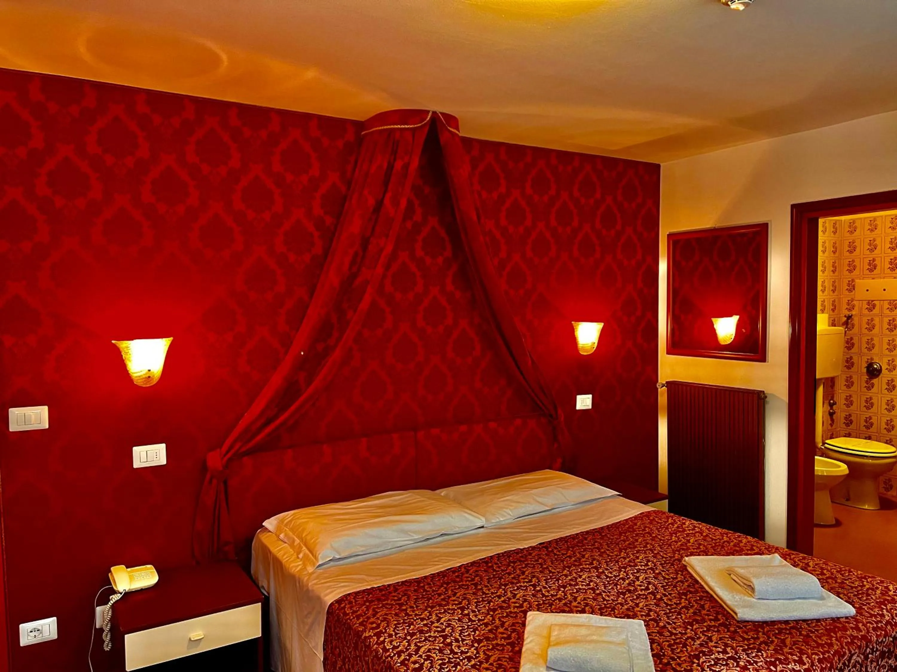 Classic Triple Room in Hotel Canada