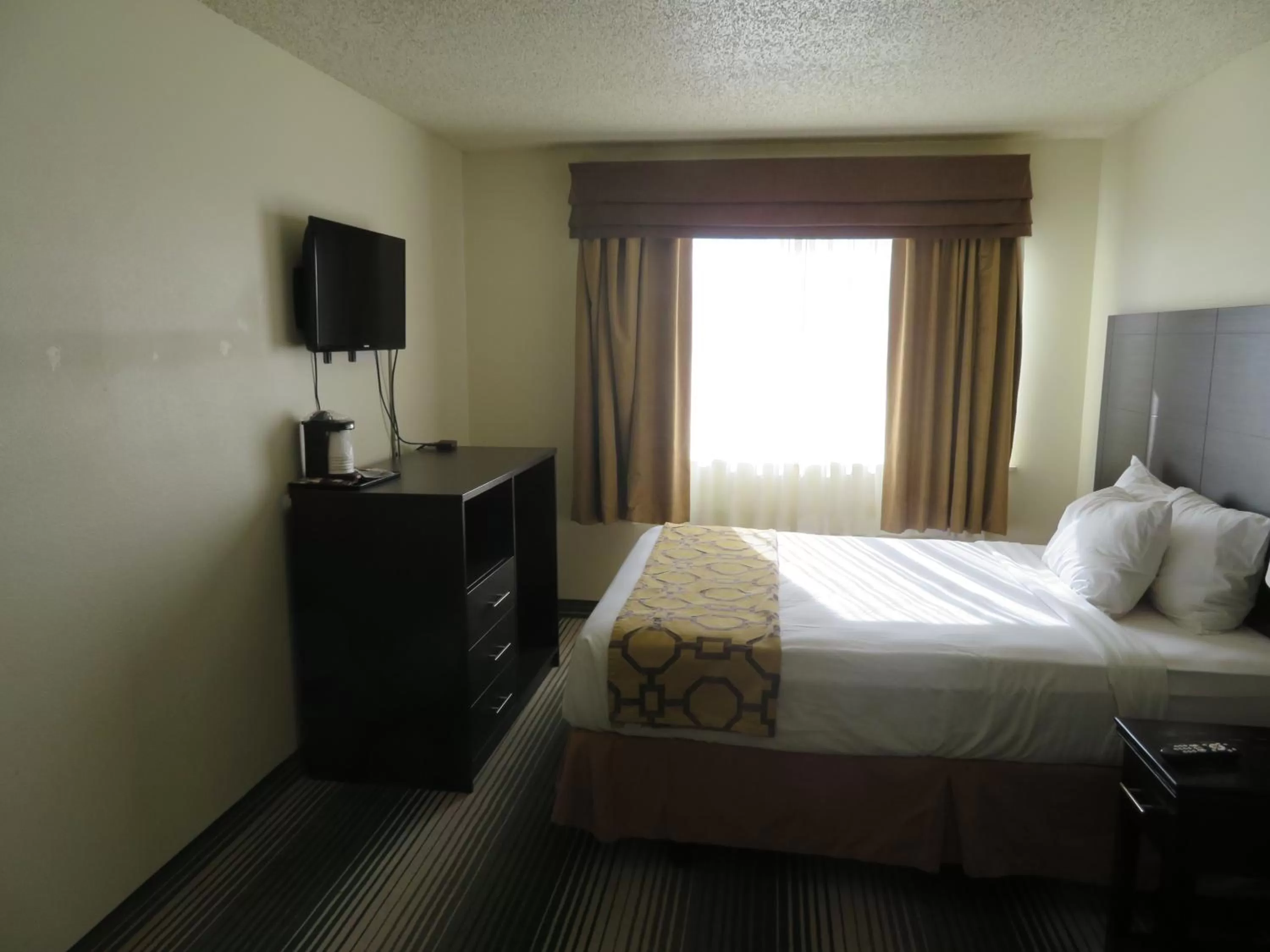 Superior Queen Room in GreenTree Inn Montrose