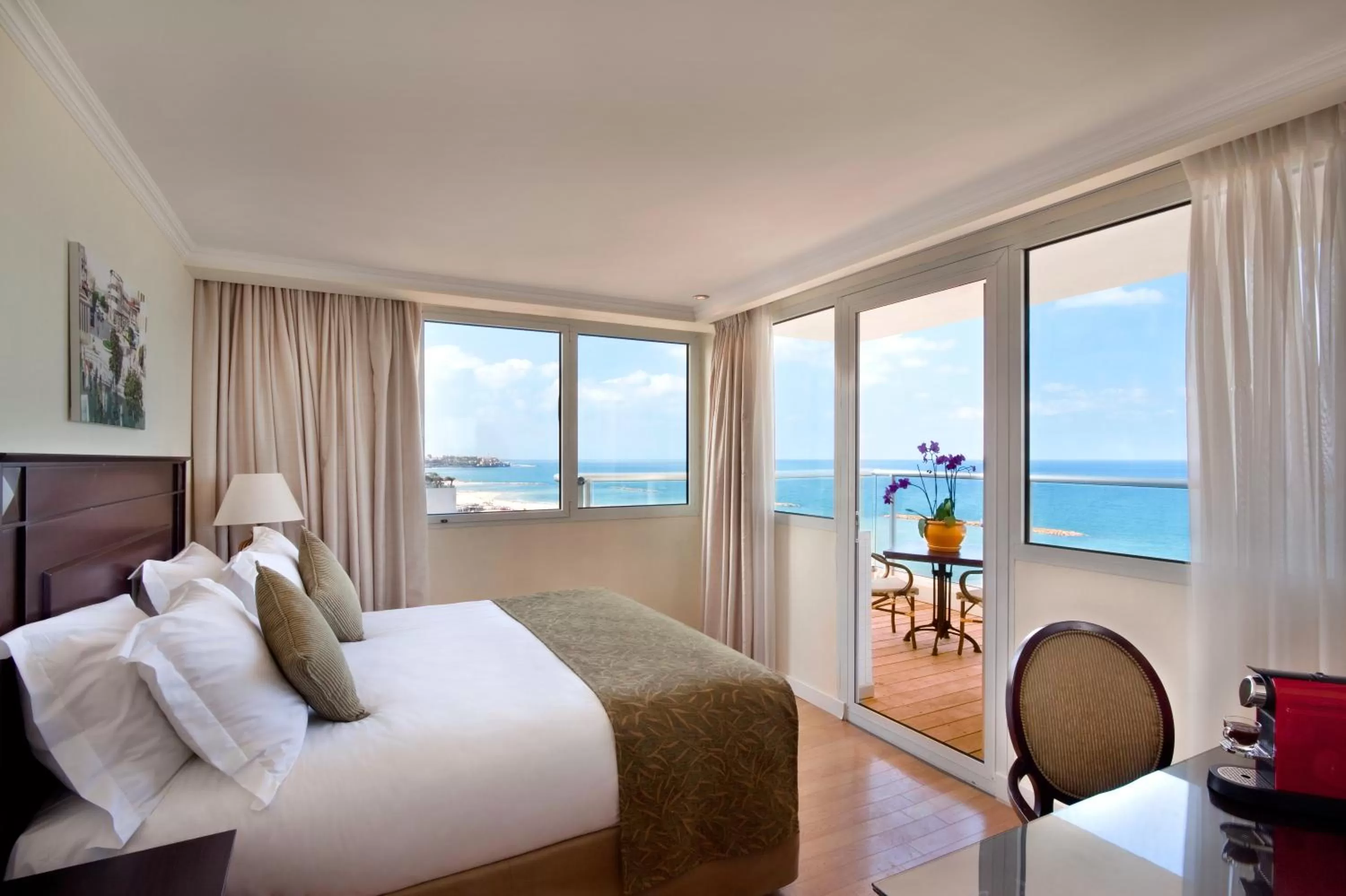 Deluxe Double Room with Balcony - single occupancy in Orchid Tel Aviv