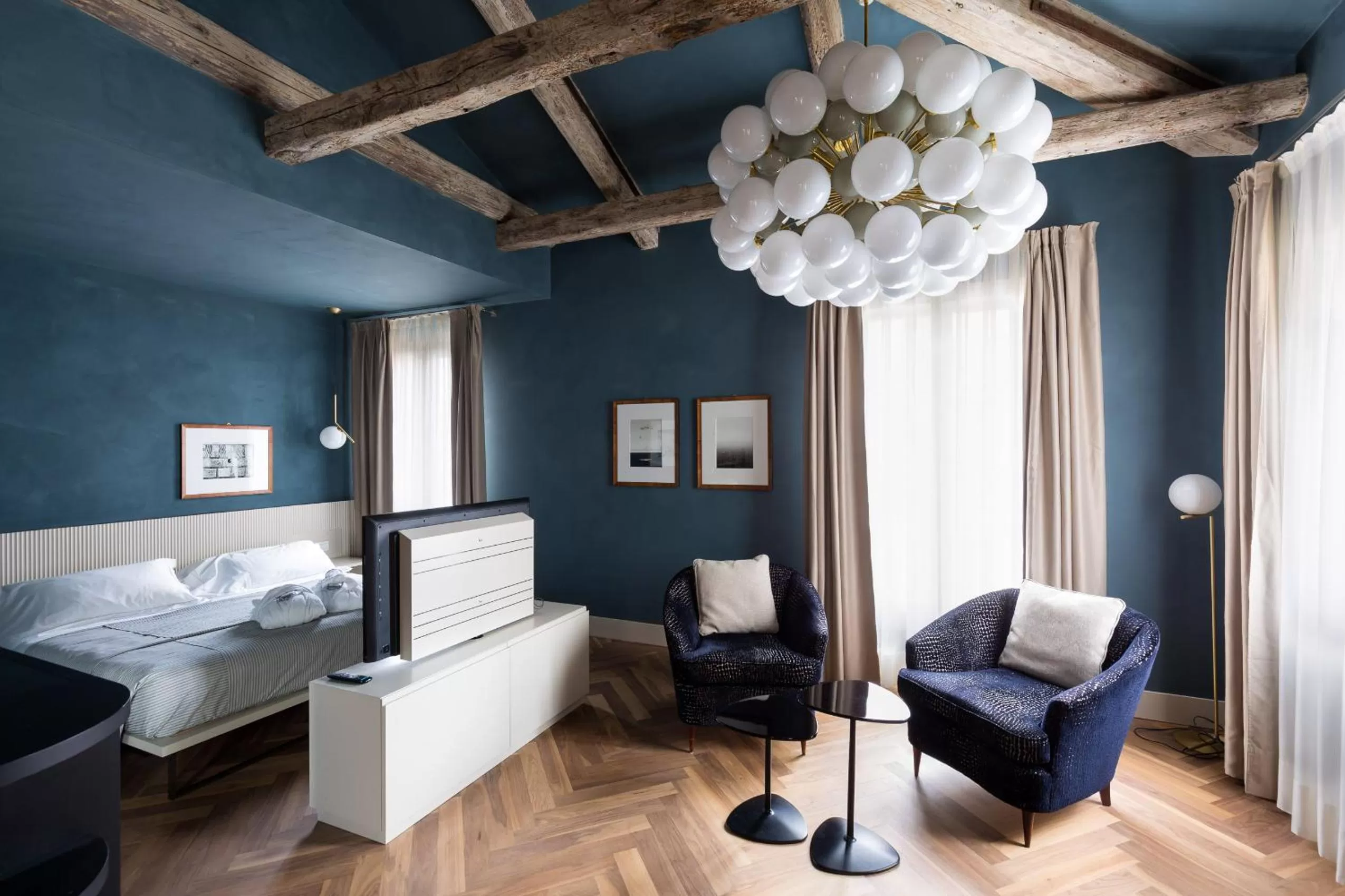 Photo of the whole room, Bed in Liassidi Wellness Suites