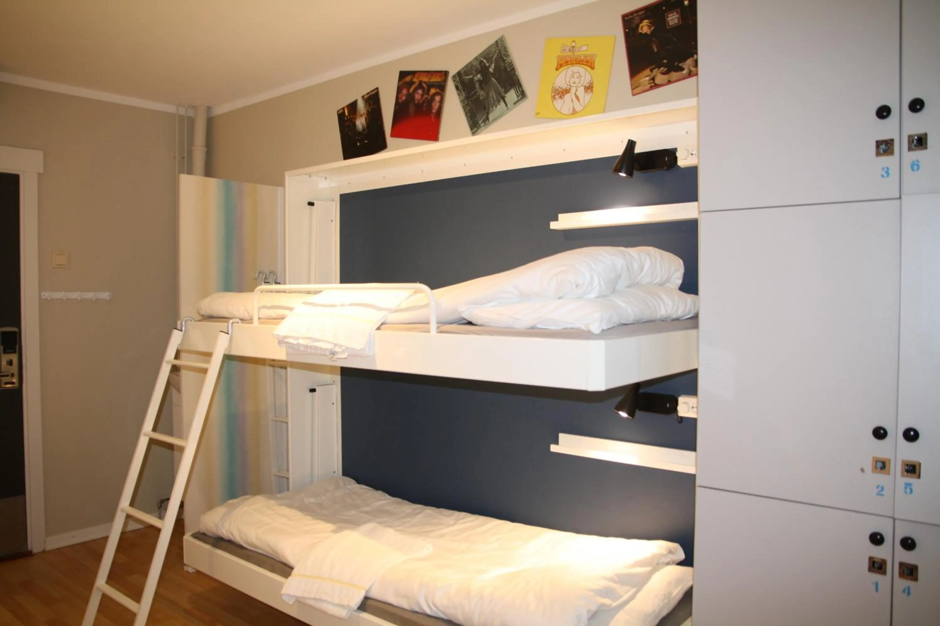 Bed in 6-Bed Female Dormitory Room in HI Oslo Haraldsheim