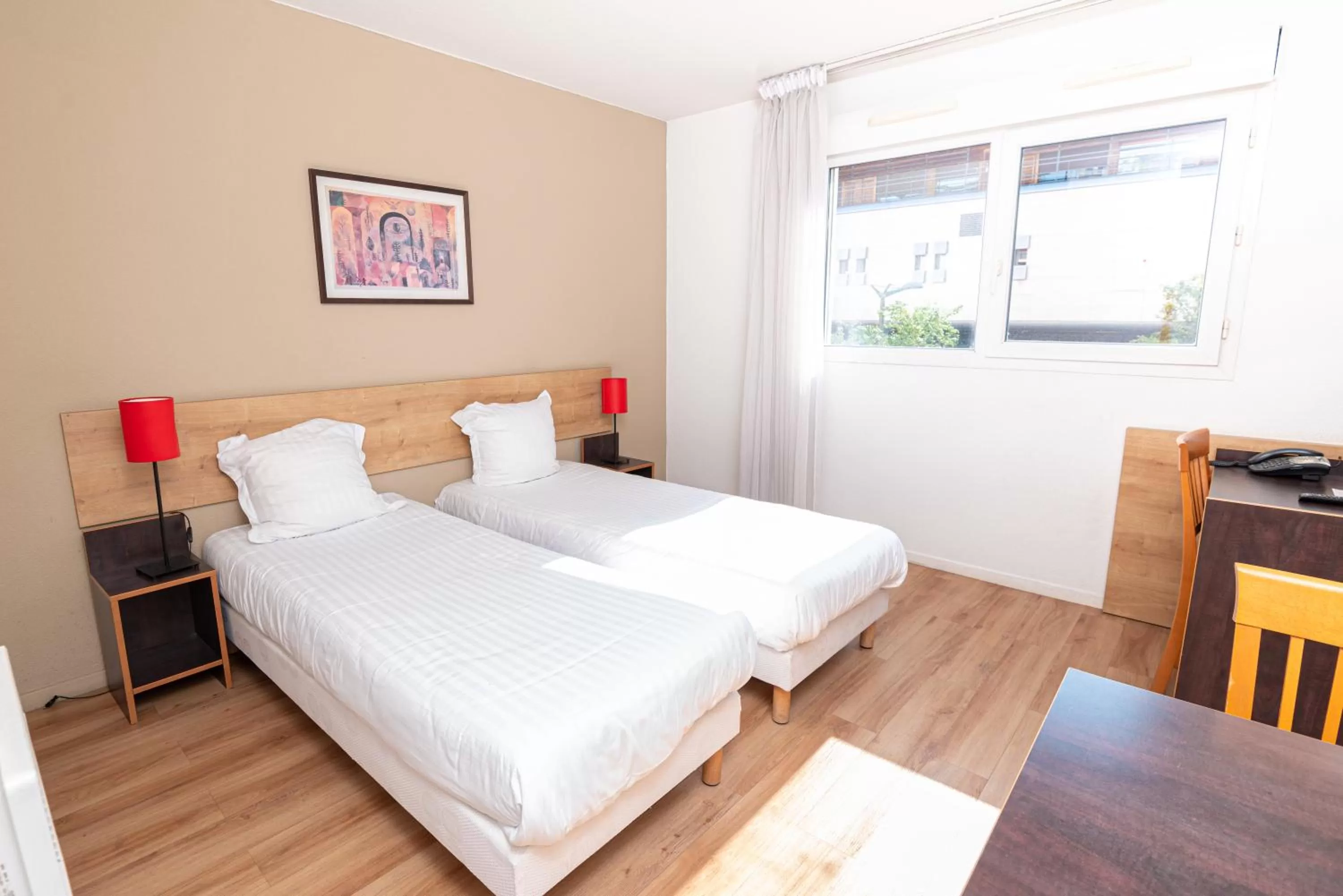 Studio twin beds in Apparthotel Privilodges Lyon Lumière